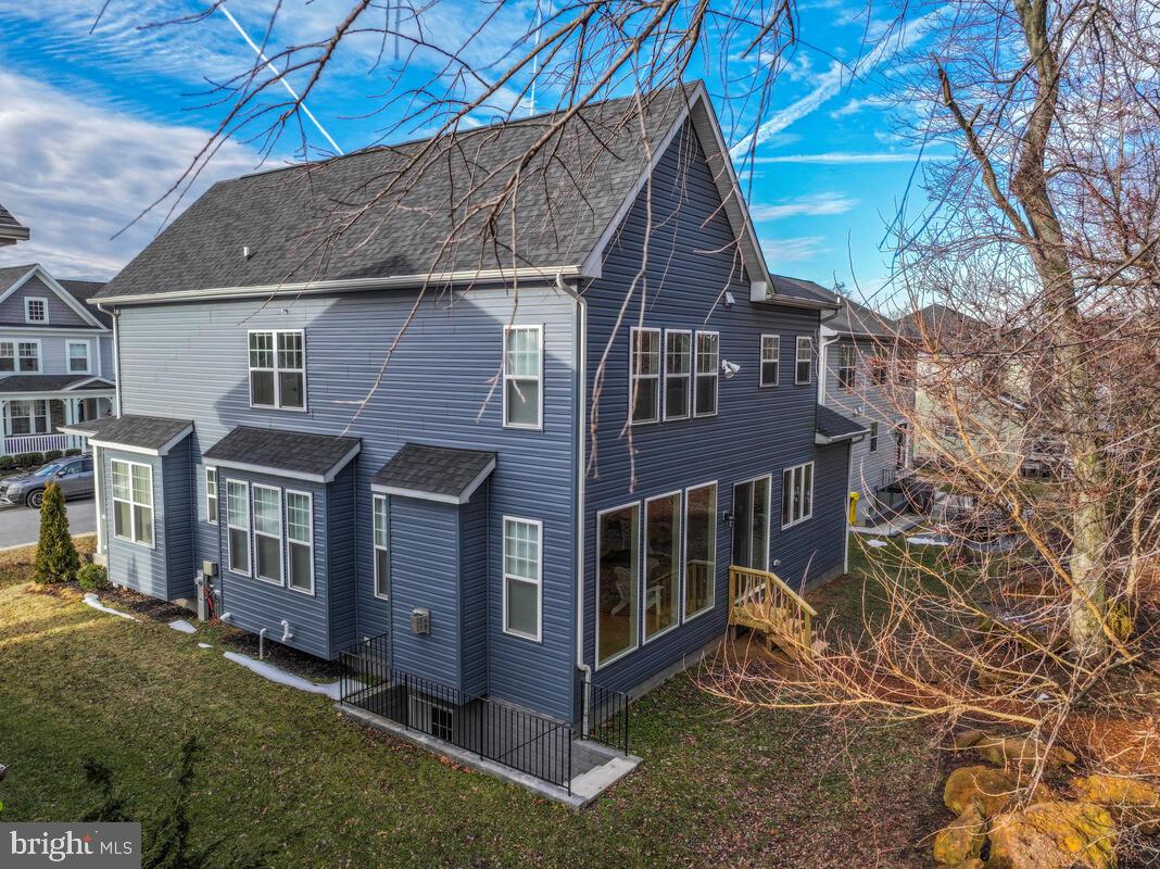 PONDVIEW - Residential