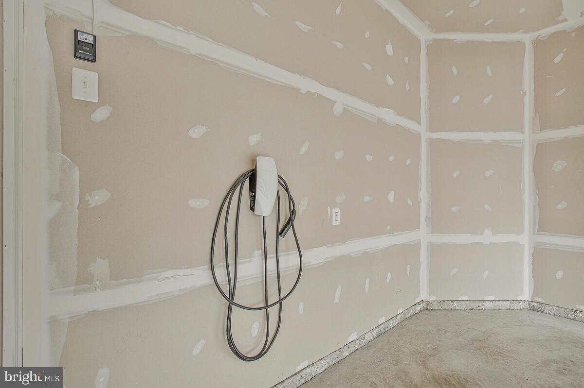 PONDVIEW - Residential