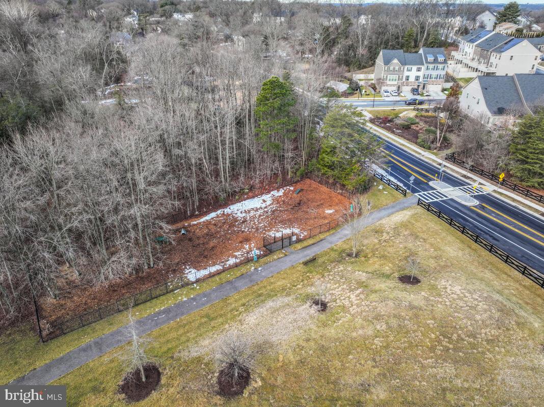 PONDVIEW - Residential