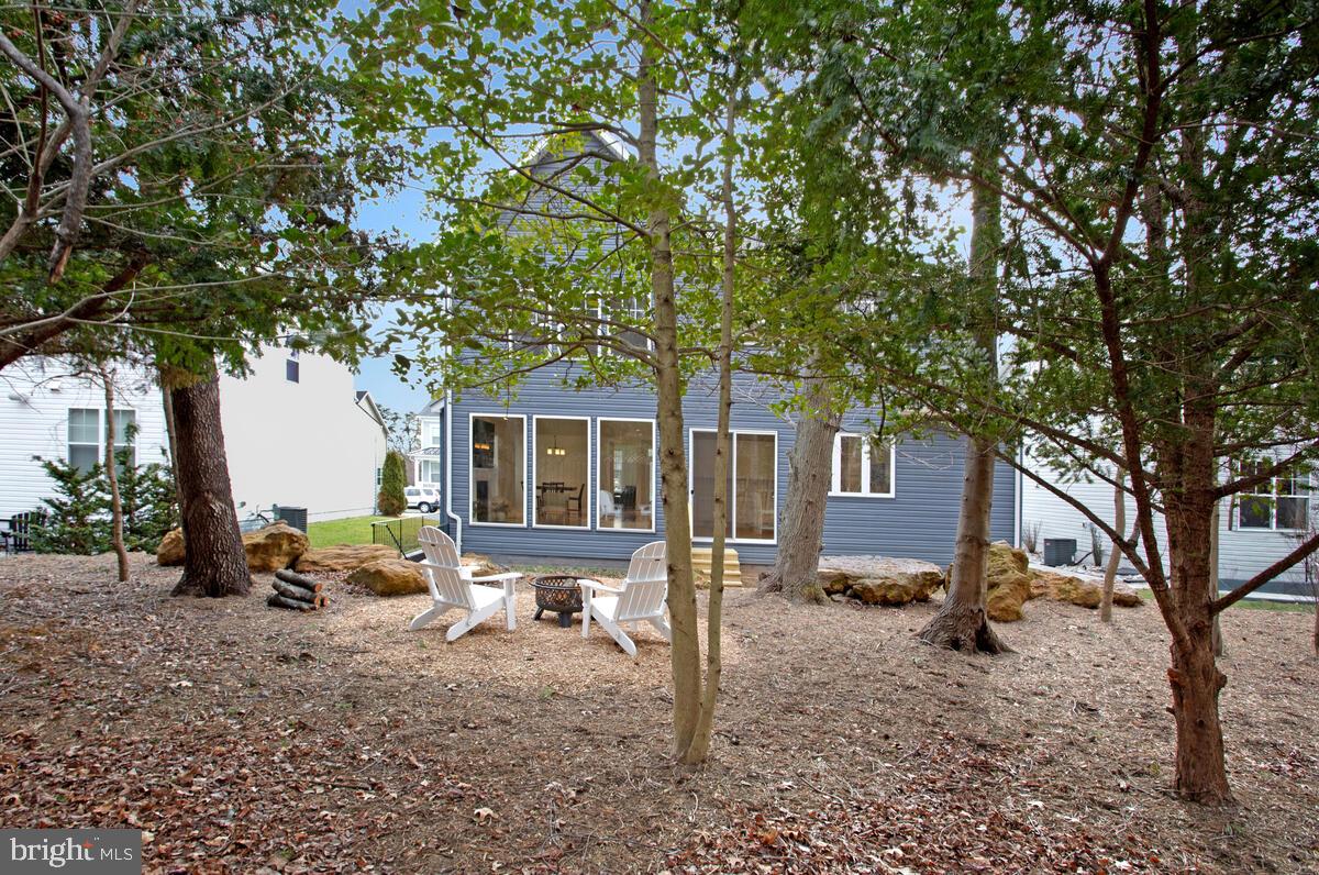 PONDVIEW - Residential