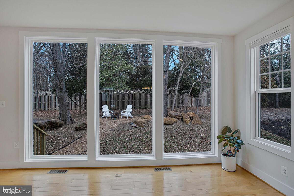 PONDVIEW - Residential