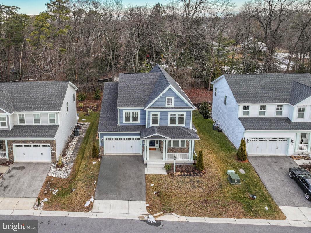 PONDVIEW - Residential