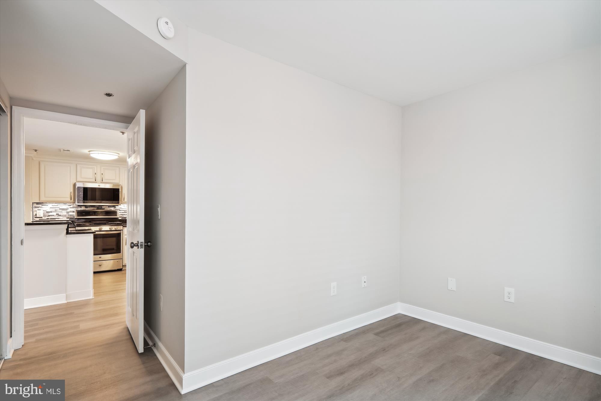 WINDSOR PLAZA - Residential Lease