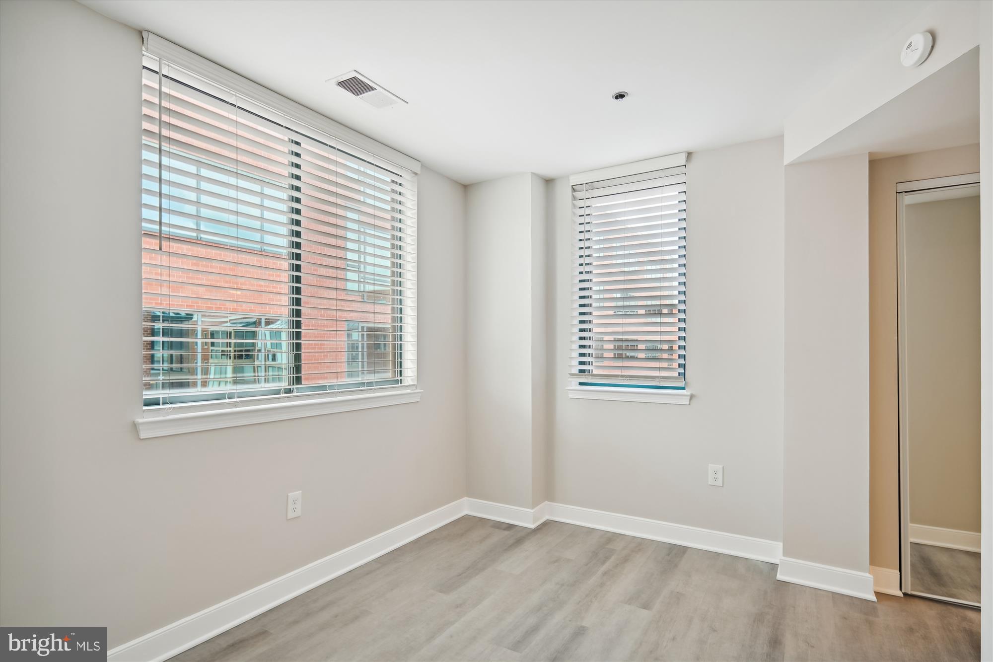 WINDSOR PLAZA - Residential Lease