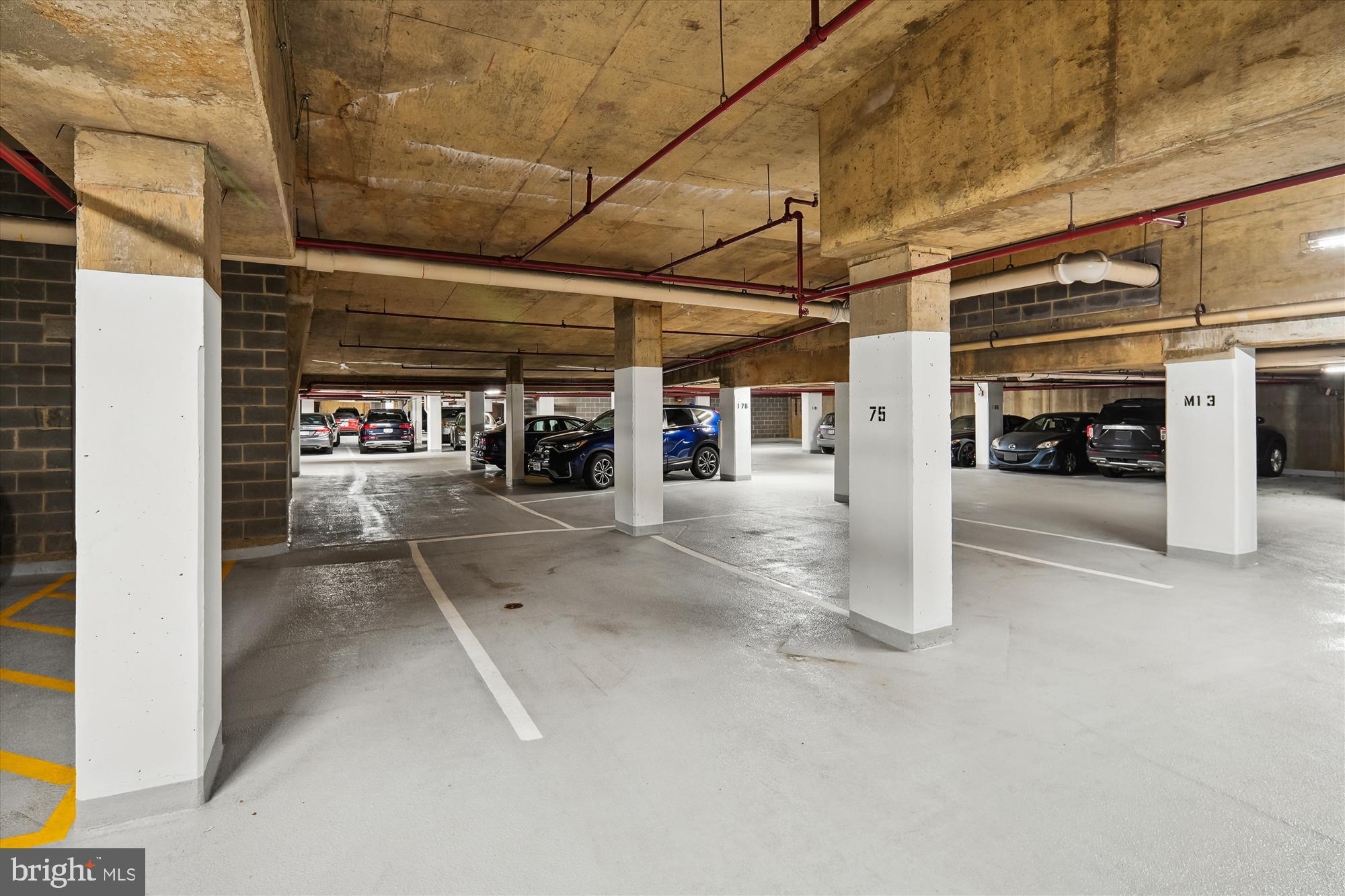 WINDSOR PLAZA - Residential Lease