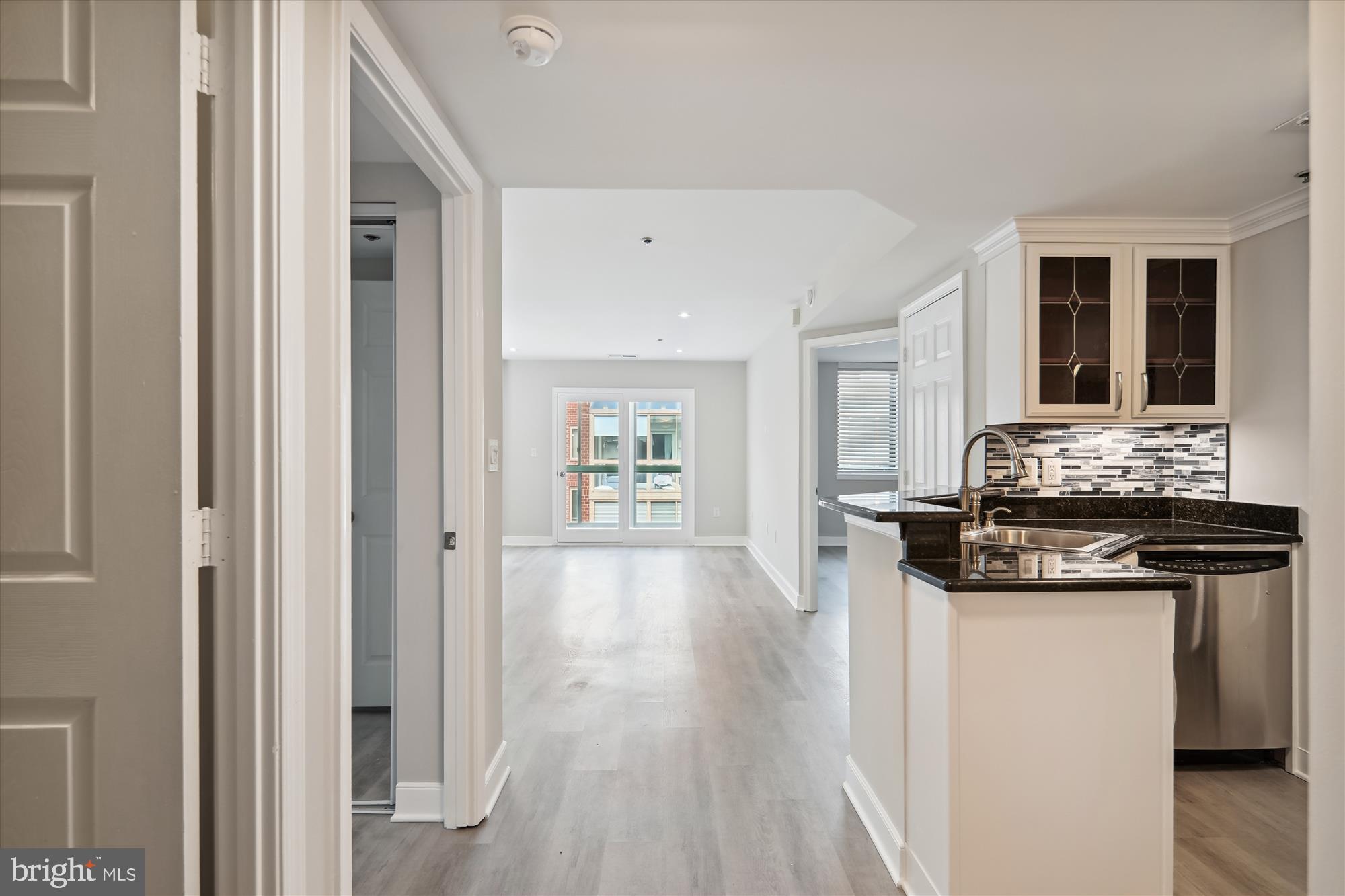 WINDSOR PLAZA - Residential Lease