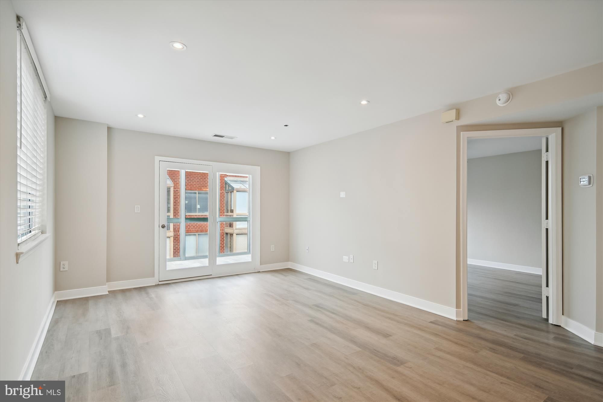 WINDSOR PLAZA - Residential Lease