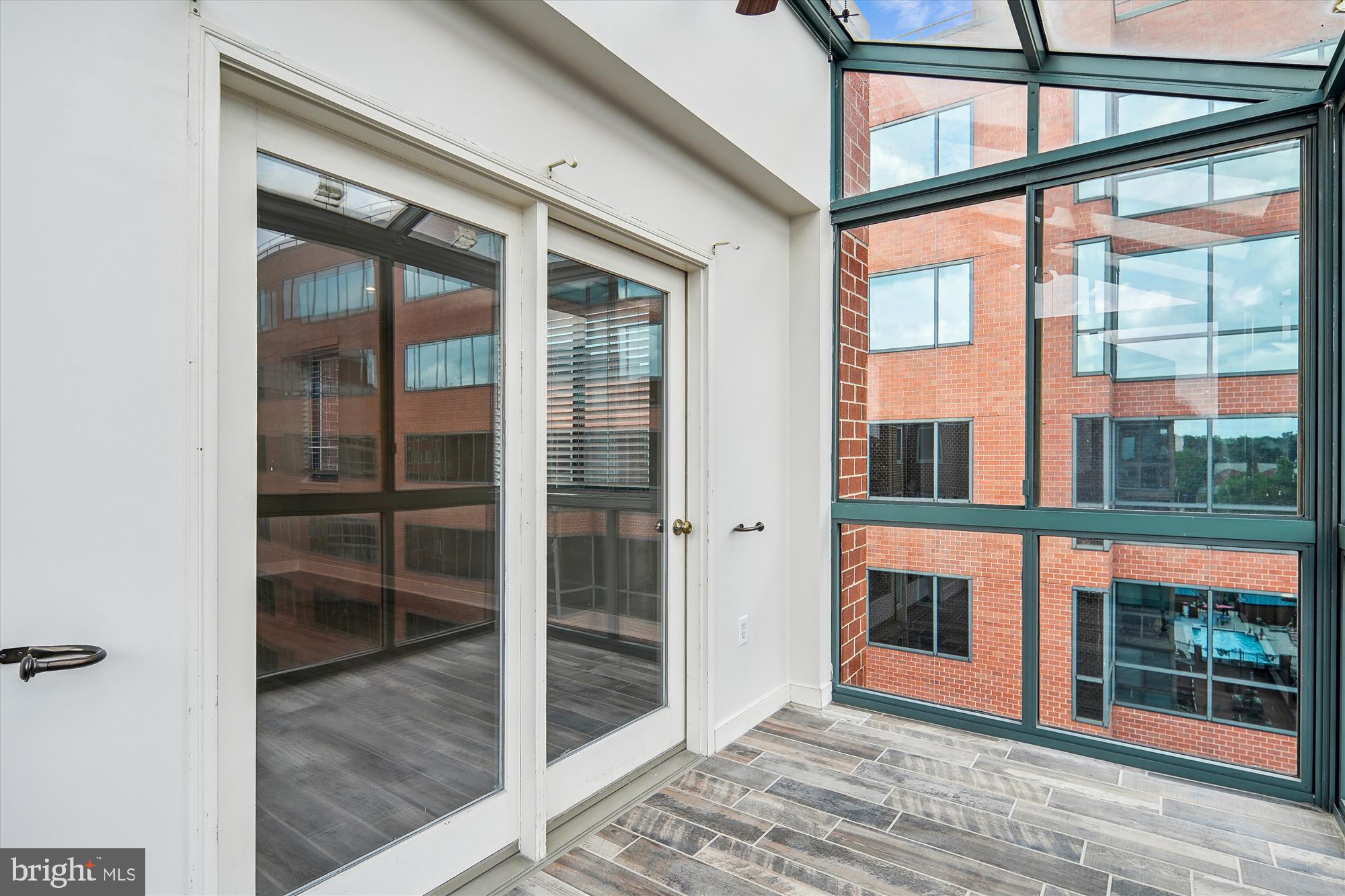 WINDSOR PLAZA - Residential Lease