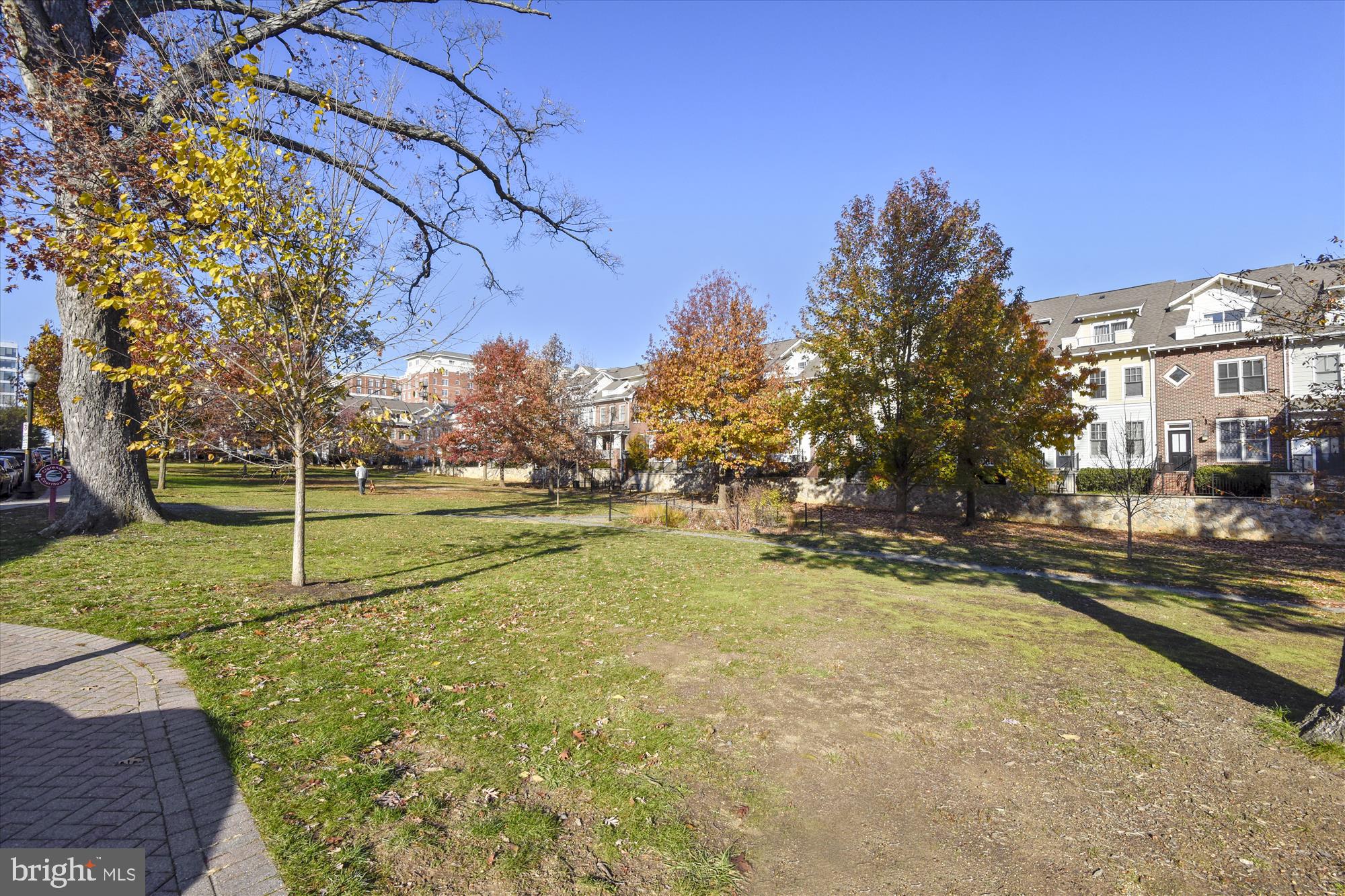 WINDSOR PLAZA - Residential Lease