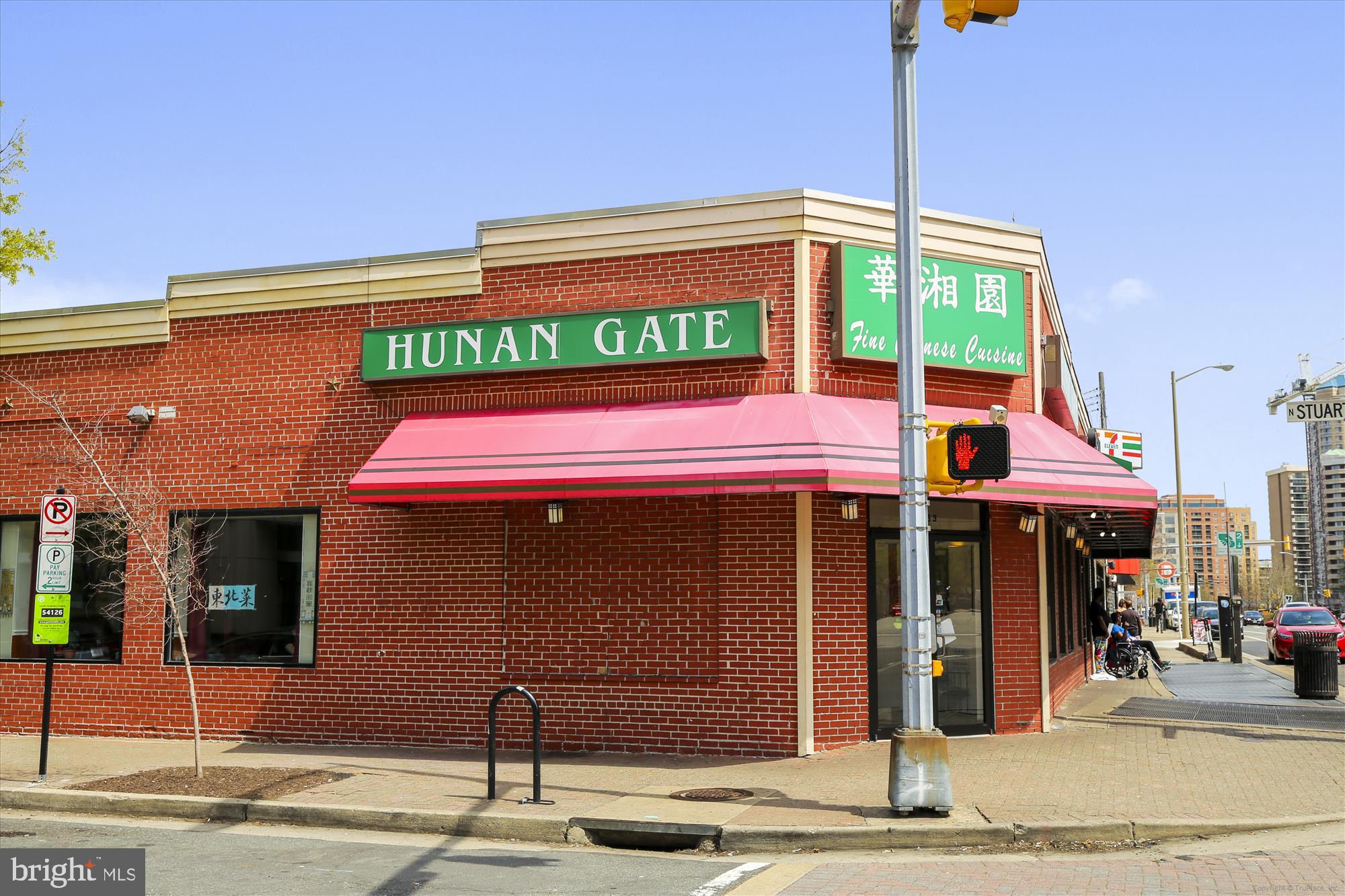WINDSOR PLAZA - Residential Lease