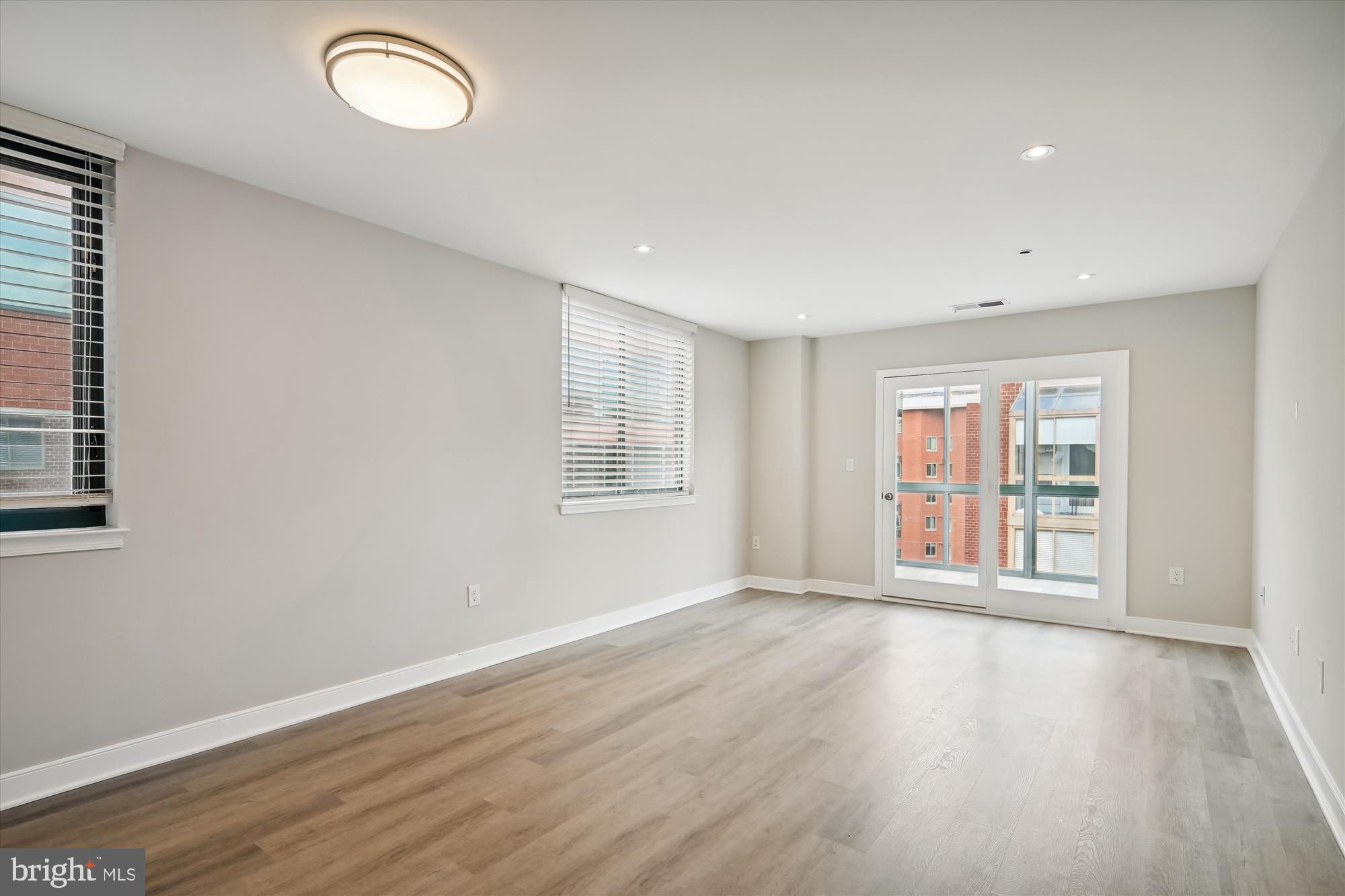 WINDSOR PLAZA - Residential Lease