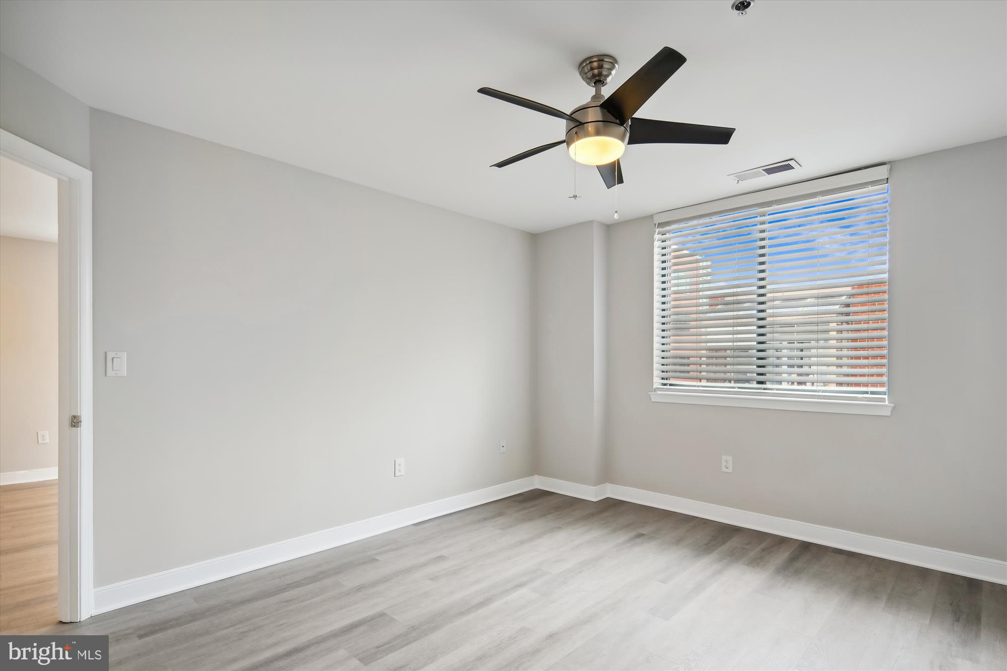 WINDSOR PLAZA - Residential Lease