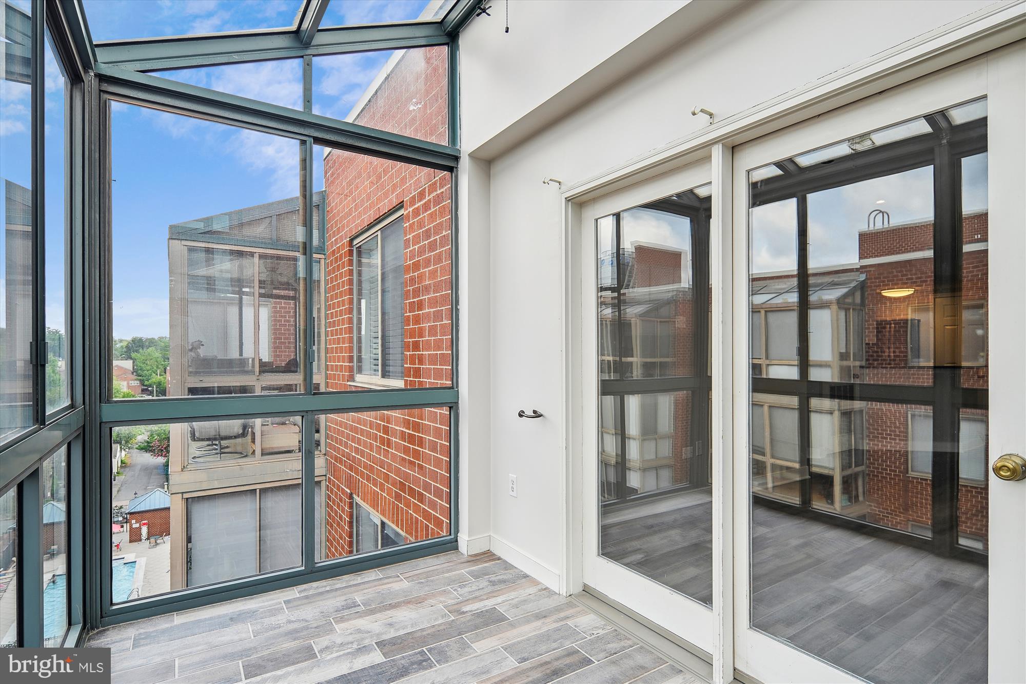 WINDSOR PLAZA - Residential Lease