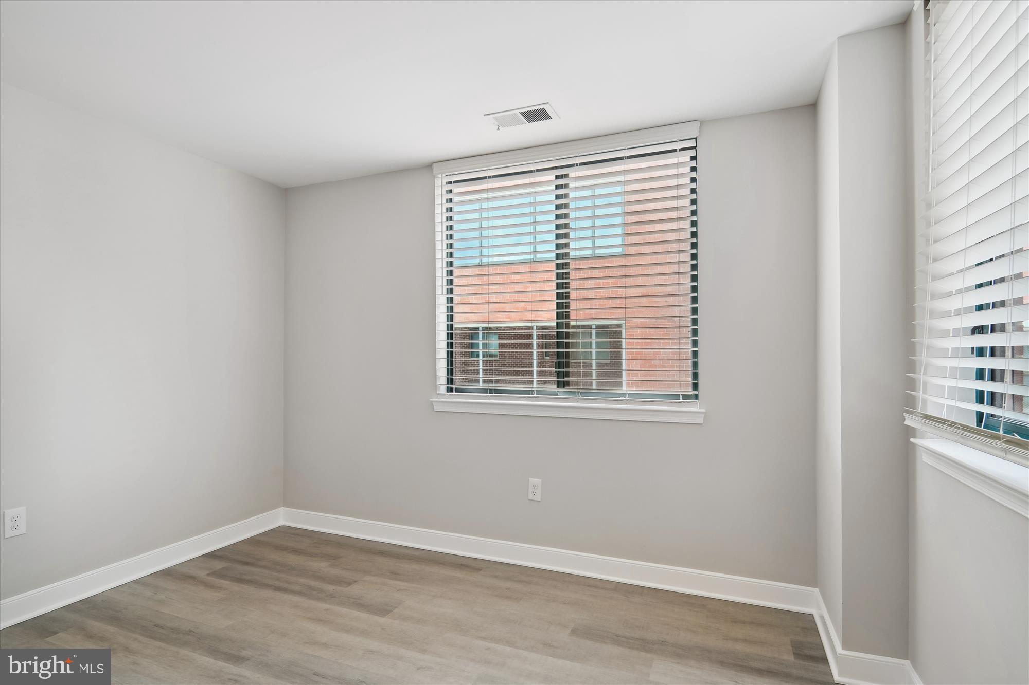 WINDSOR PLAZA - Residential Lease