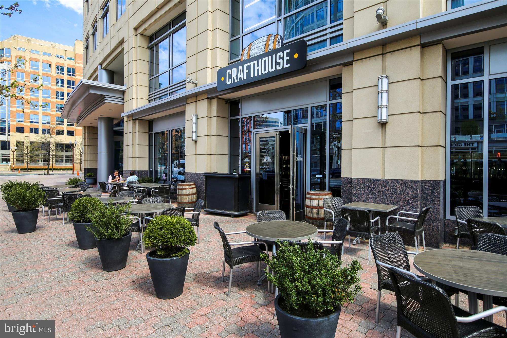 WINDSOR PLAZA - Residential Lease