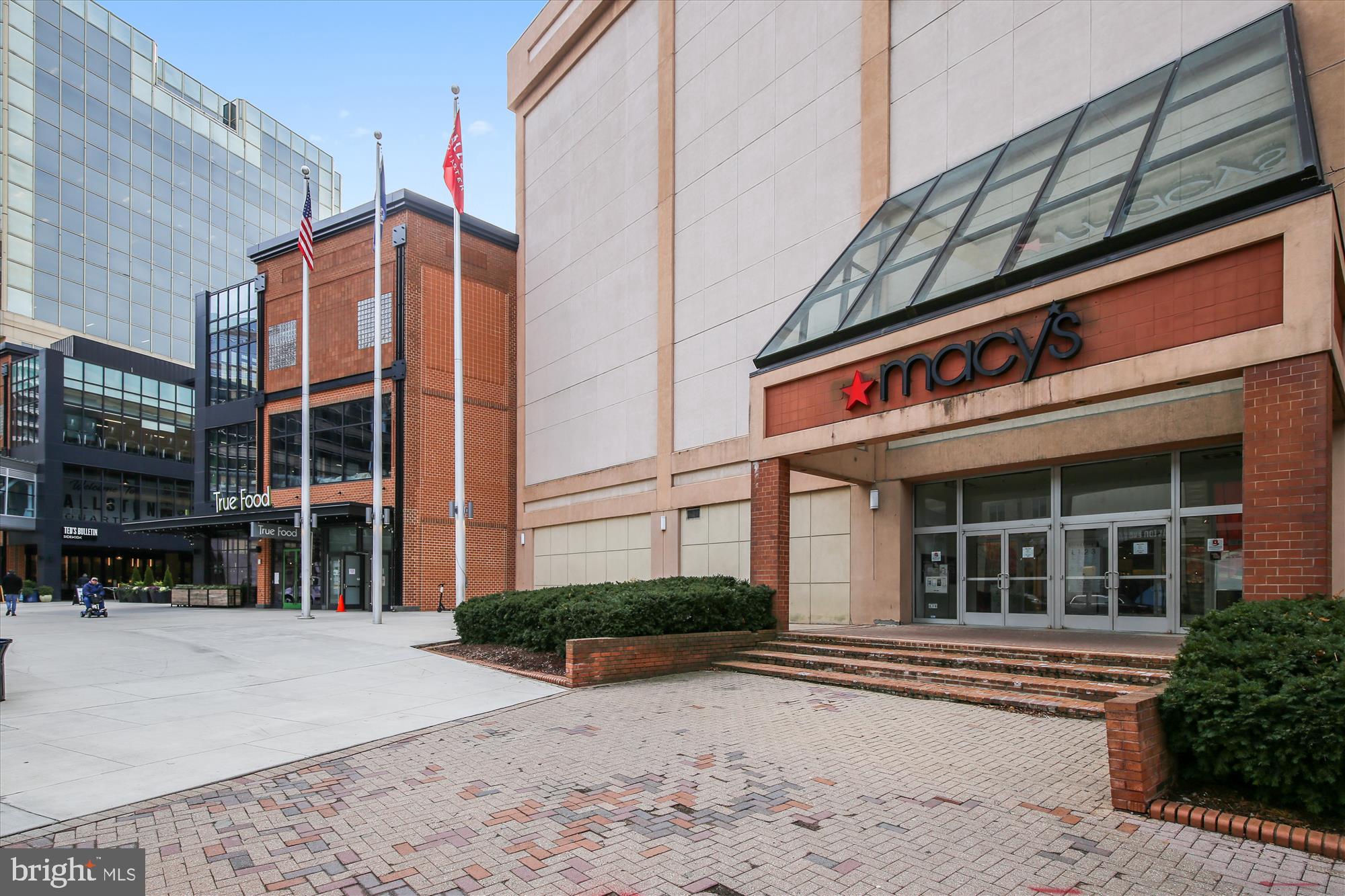 WINDSOR PLAZA - Residential Lease