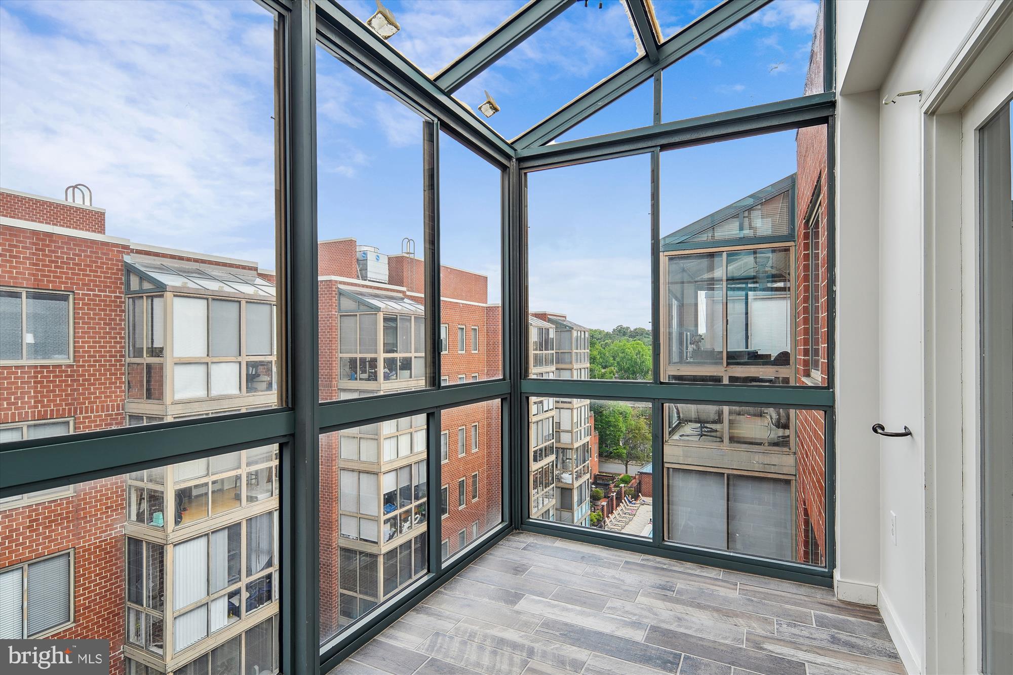 WINDSOR PLAZA - Residential Lease