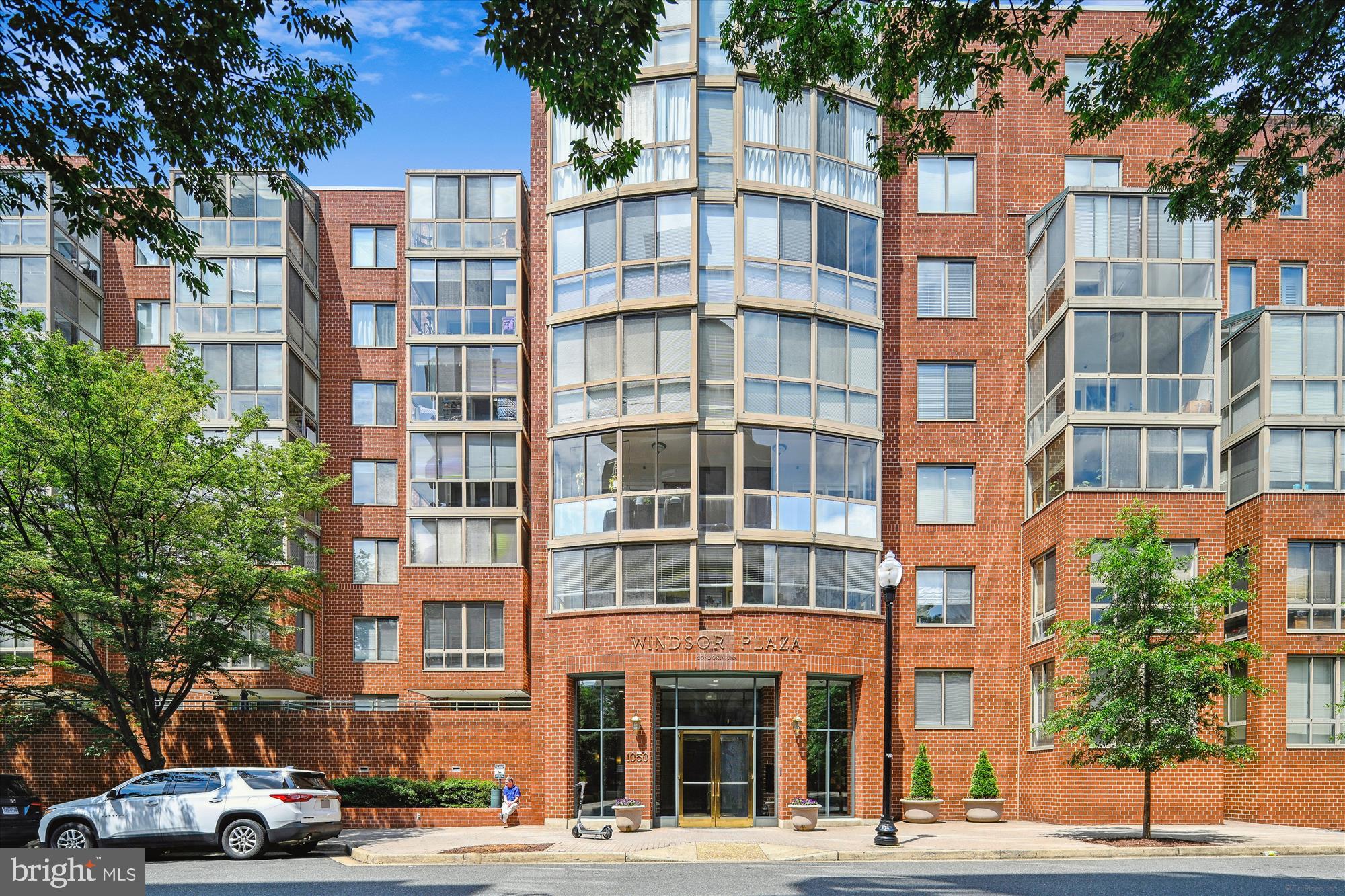 WINDSOR PLAZA - Residential Lease
