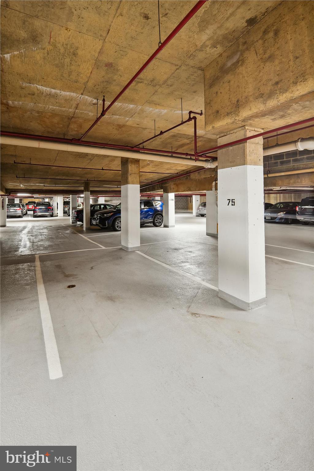 WINDSOR PLAZA - Residential Lease