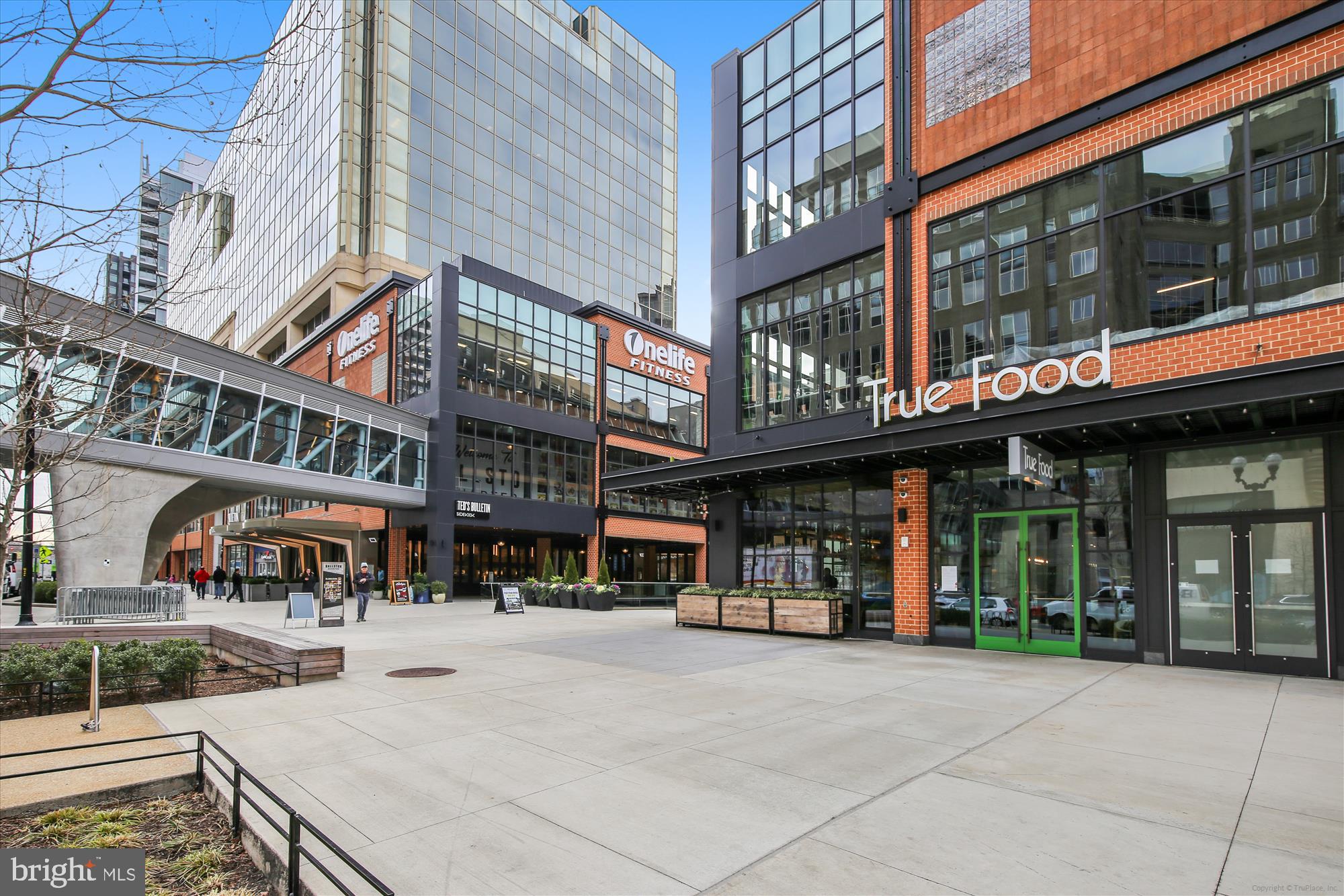 WINDSOR PLAZA - Residential Lease