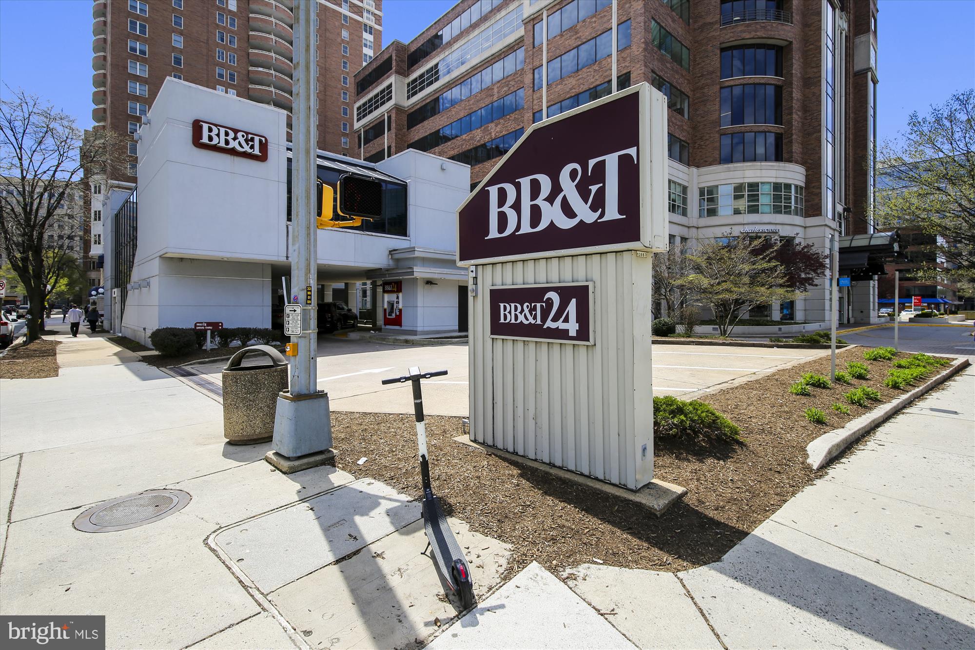 WINDSOR PLAZA - Residential Lease