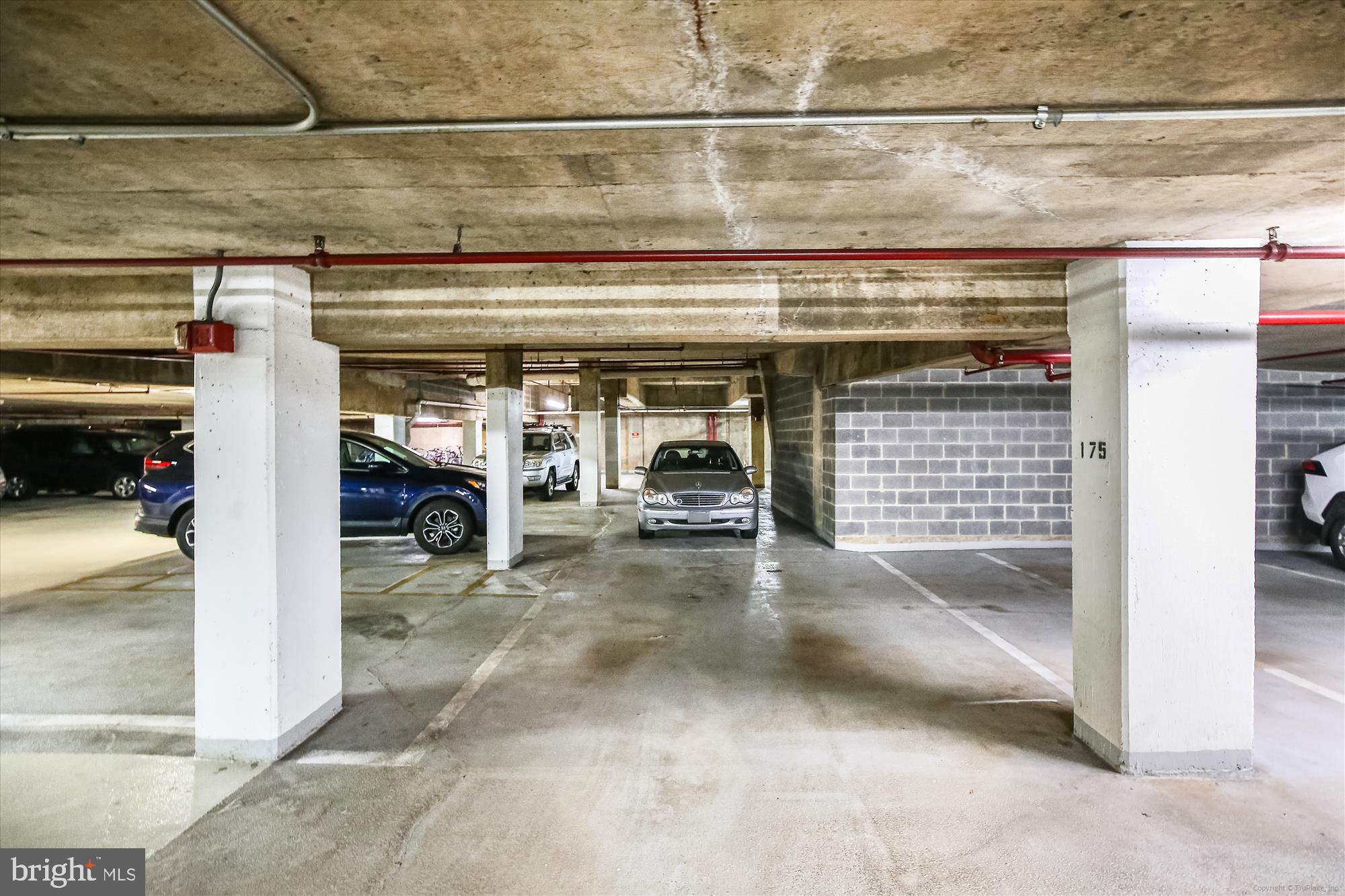 WINDSOR PLAZA - Residential Lease