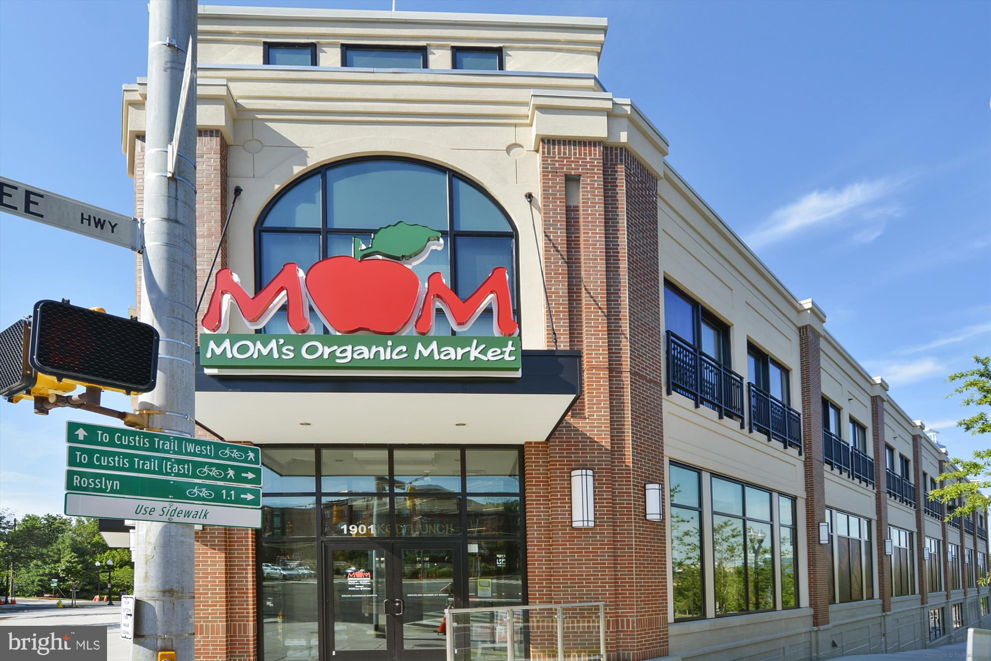 WINDSOR PLAZA - Residential Lease