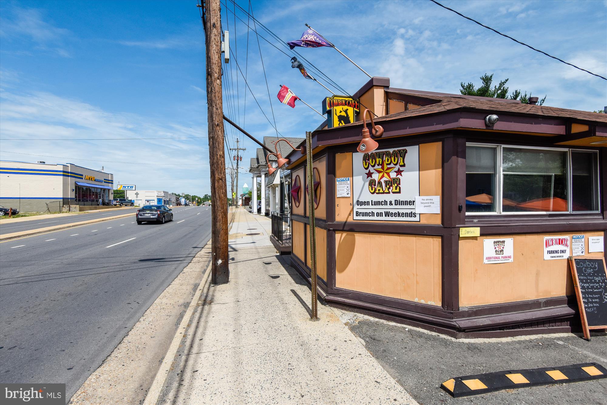 WINDSOR PLAZA - Residential Lease