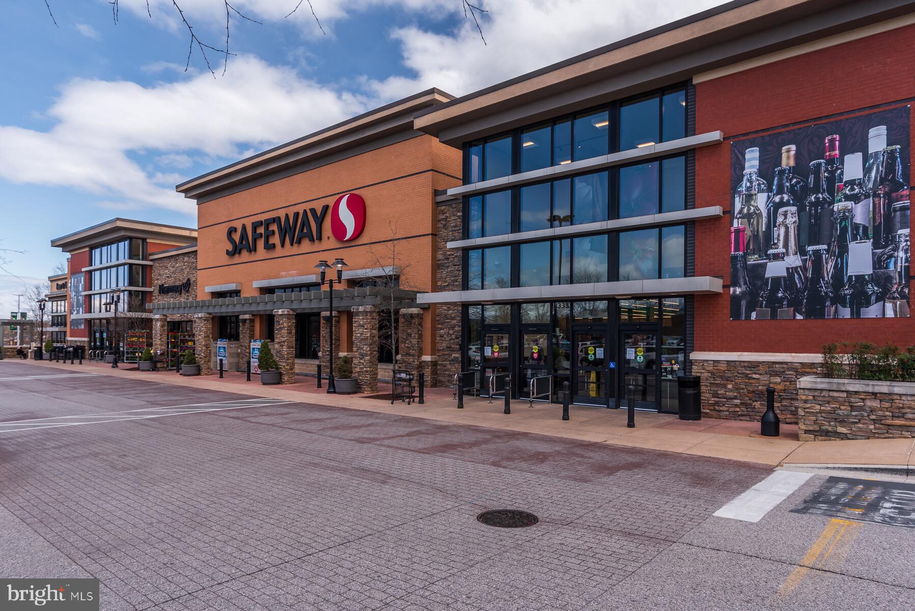 CAMELBACK - Residential