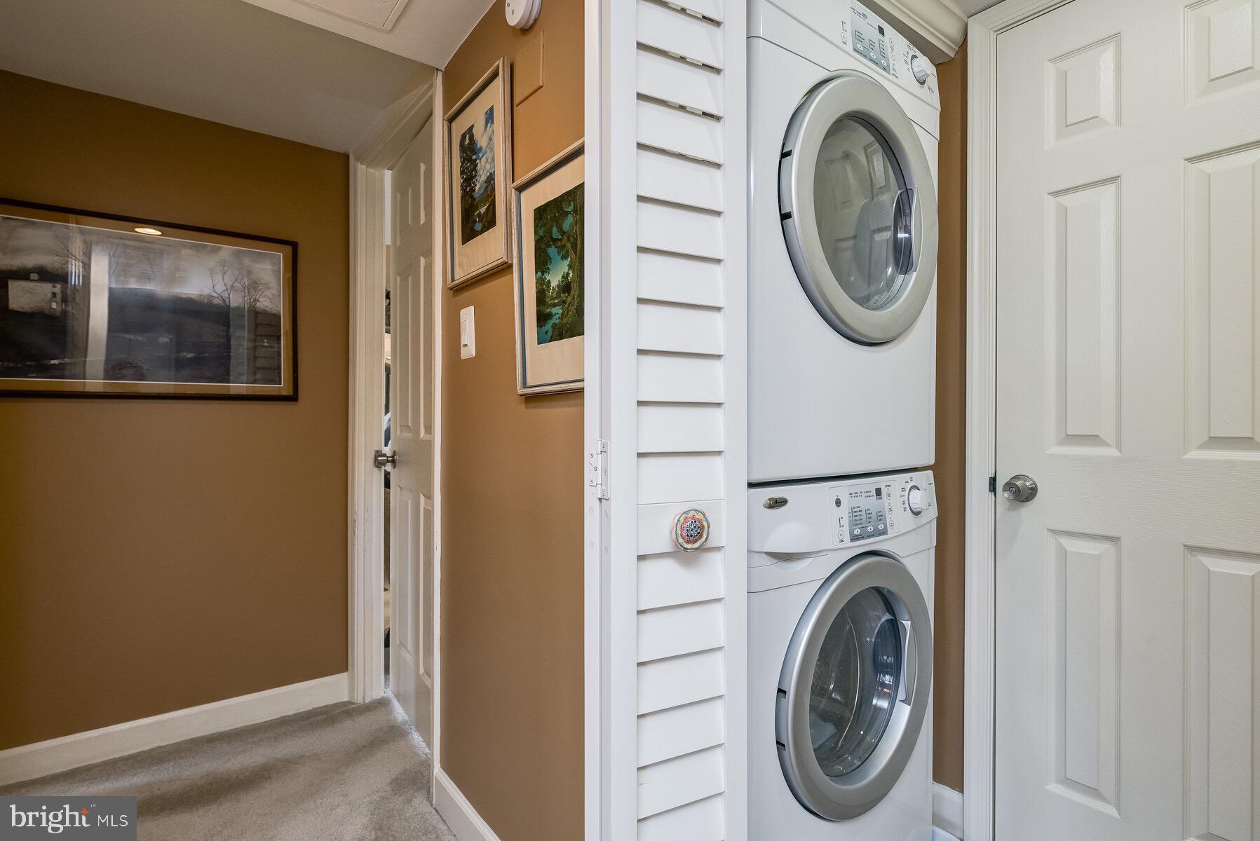 CAMELBACK - Residential