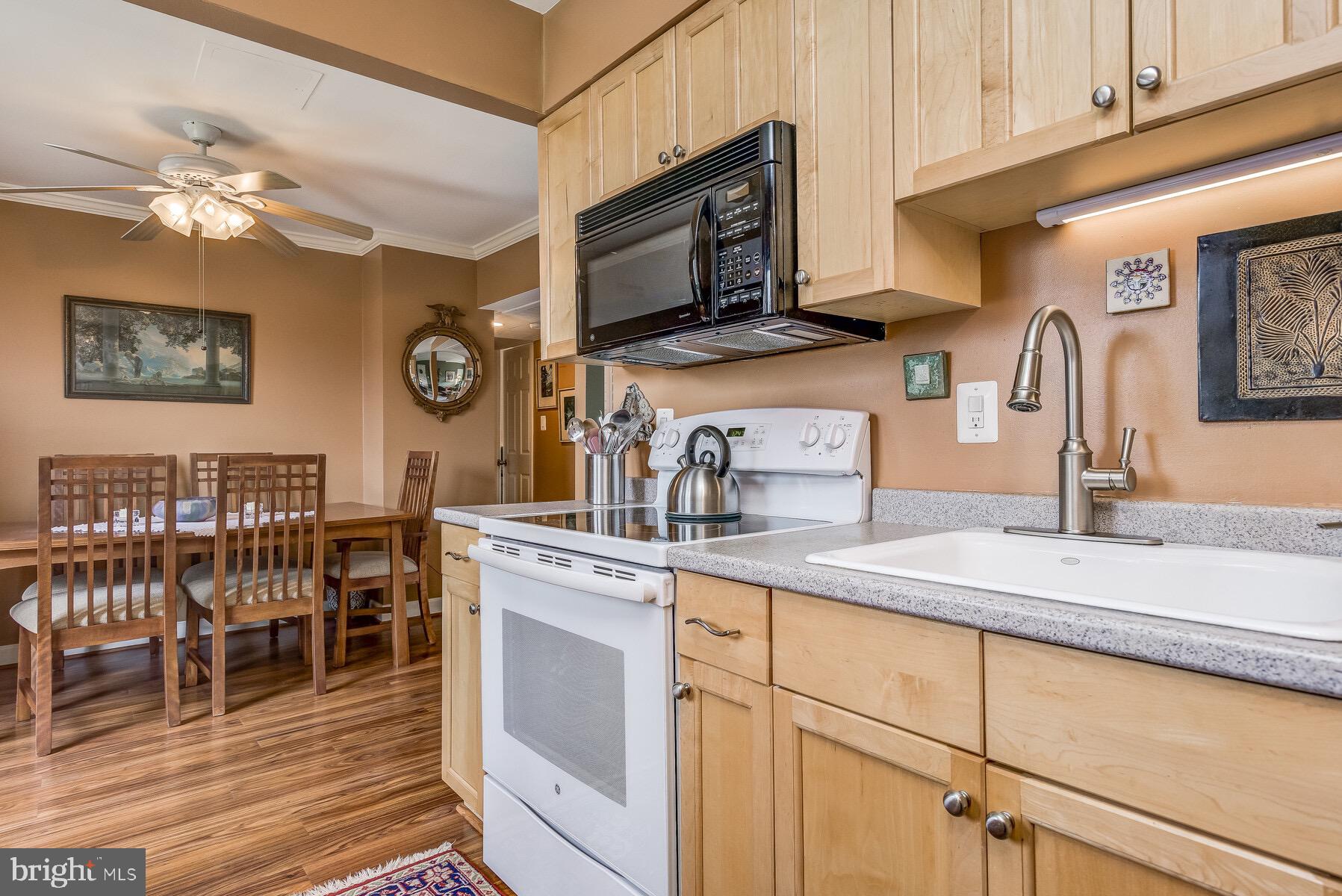 CAMELBACK - Residential