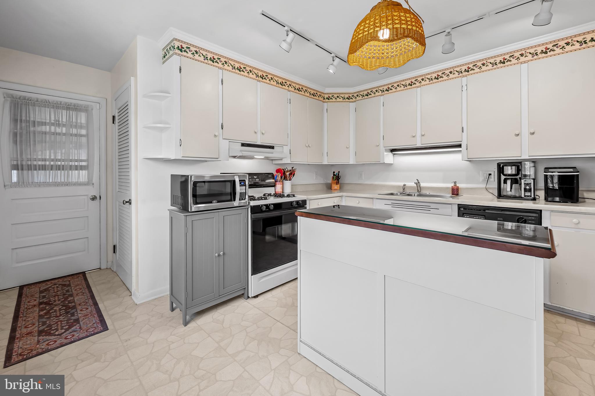 WEBSTER VILLAGE - Residential