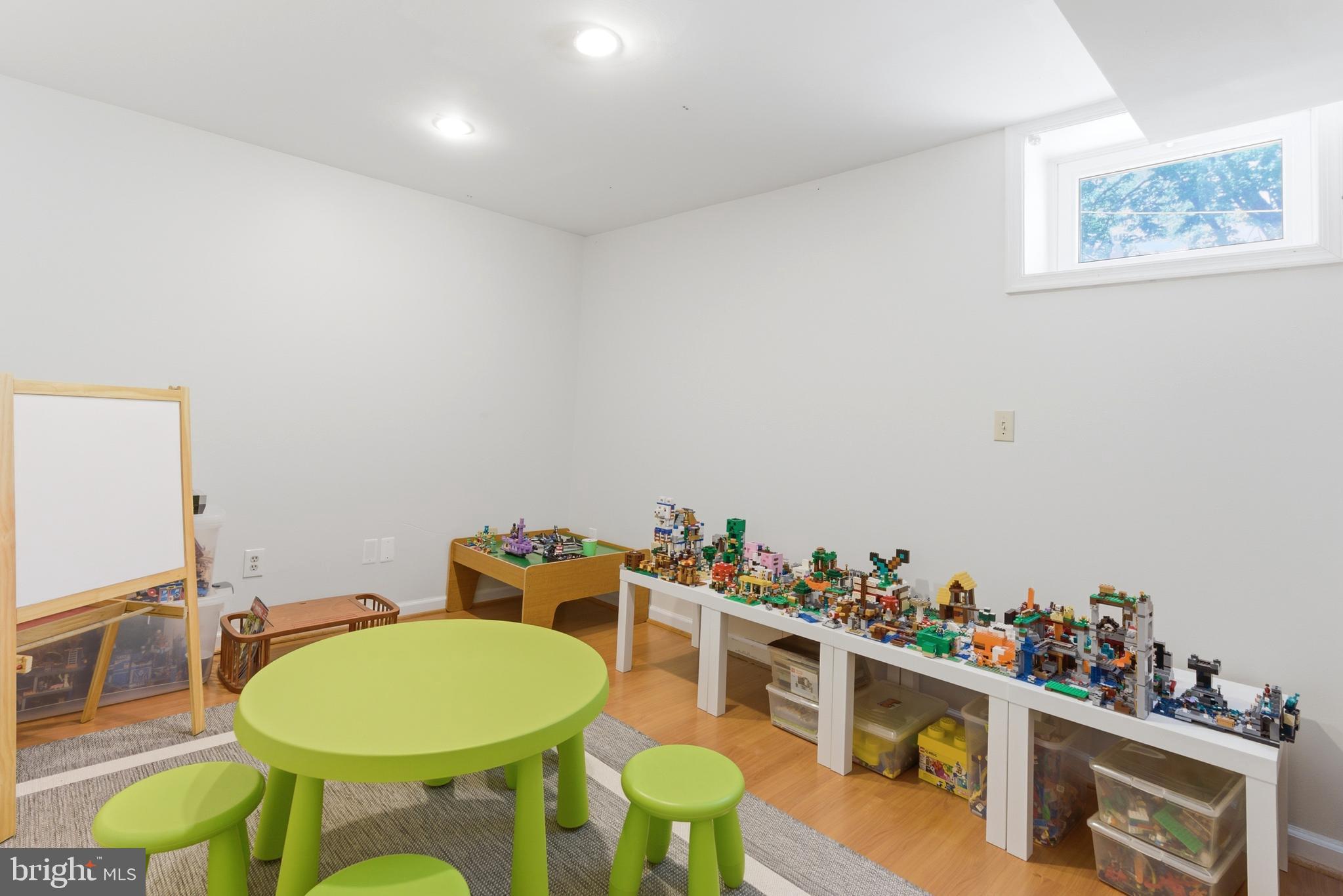 GUNNERS LAKE VILLAGE - Residential