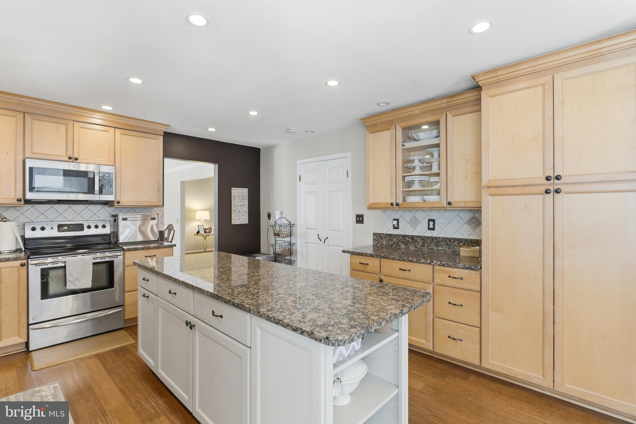 GUNNERS LAKE VILLAGE - Residential