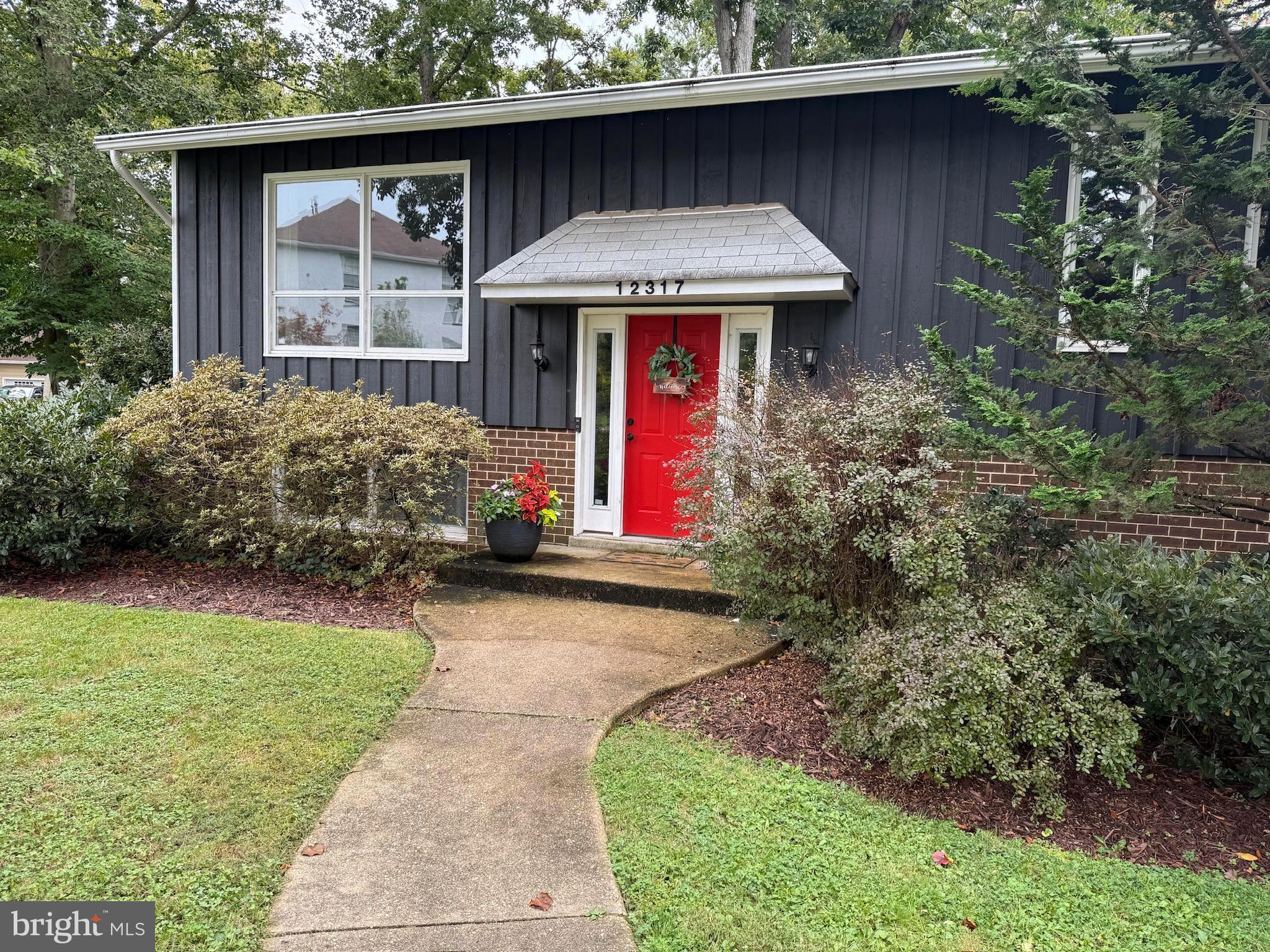 TANTALLON ON THE POTOMAC - Residential Lease