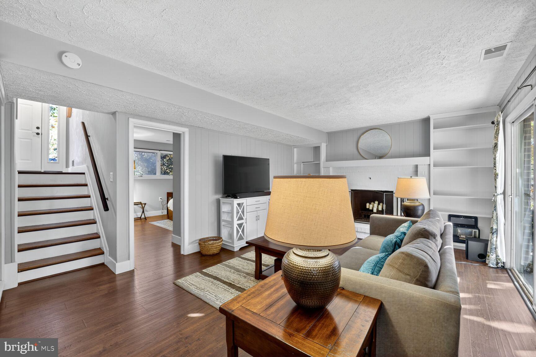 TANTALLON ON THE POTOMAC - Residential Lease