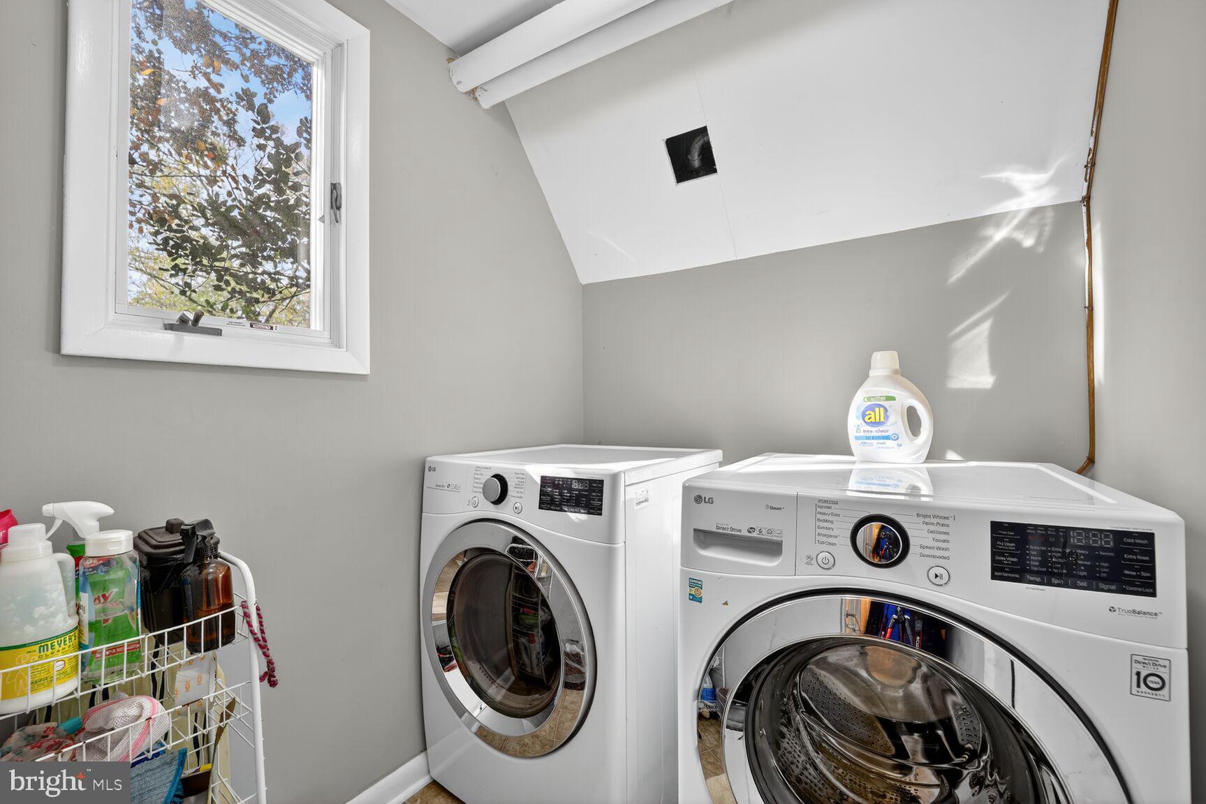 TANTALLON ON THE POTOMAC - Residential Lease