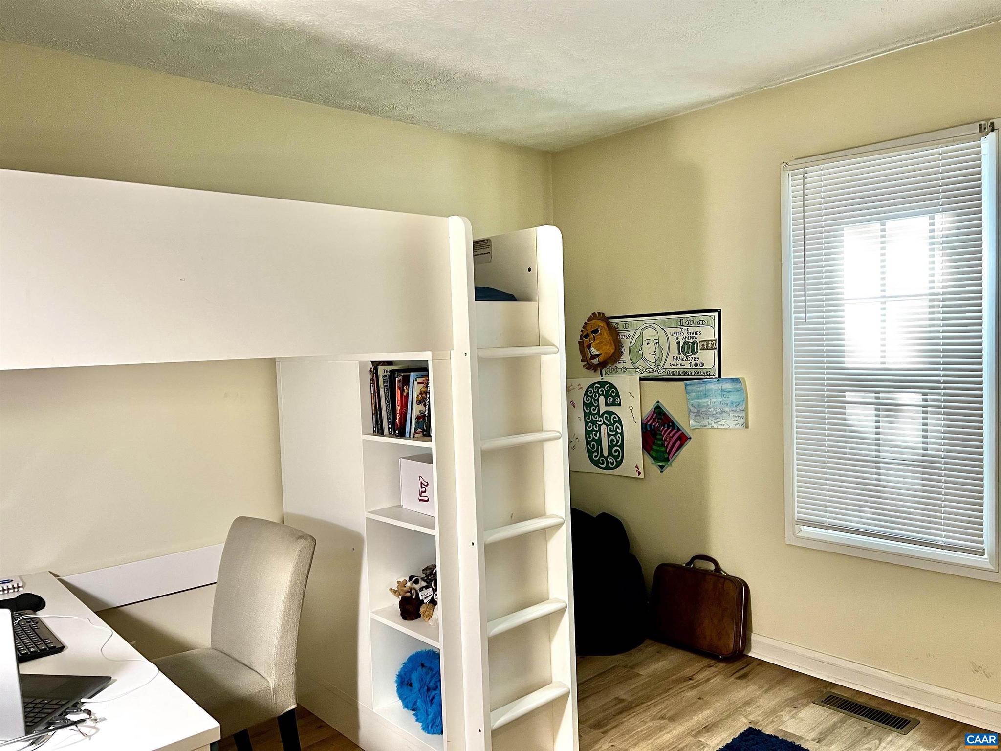 LAKE MONTICELLO - Residential