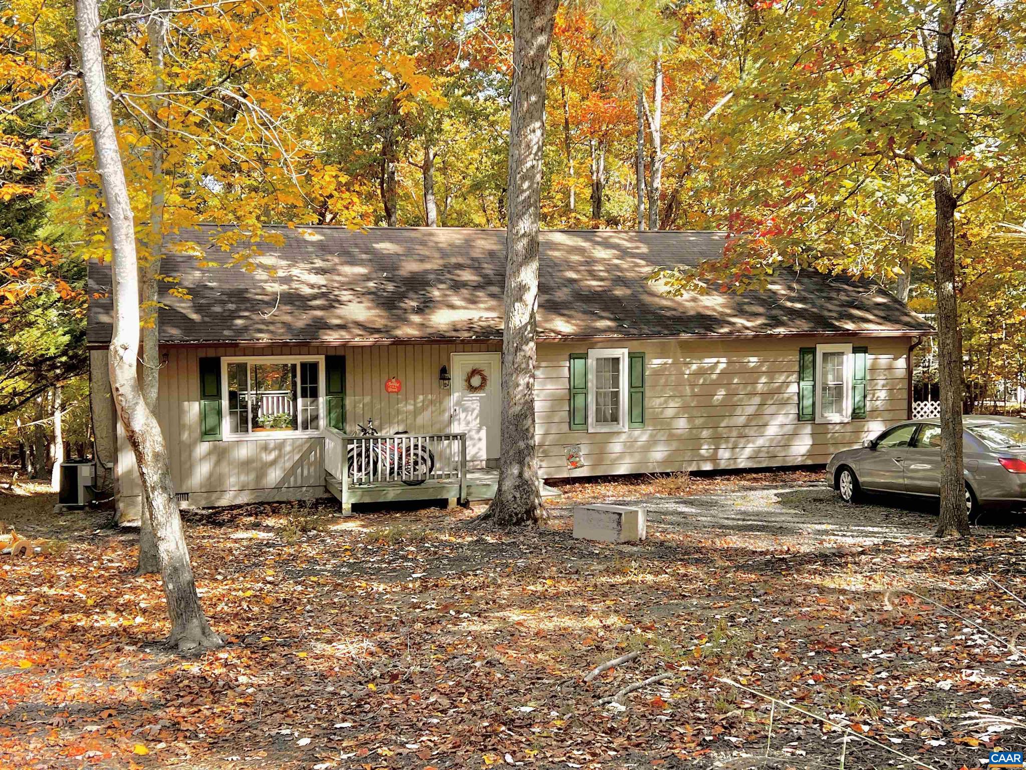 LAKE MONTICELLO - Residential