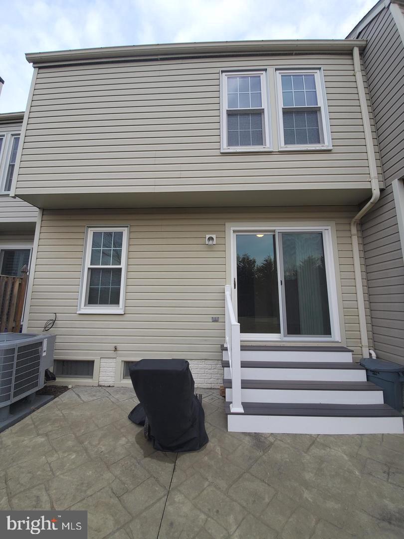 BRIGHTFIELD - Residential Lease