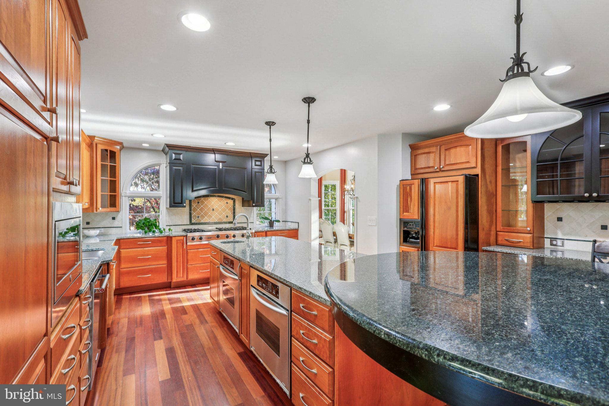 COUNTRY WALK - Residential