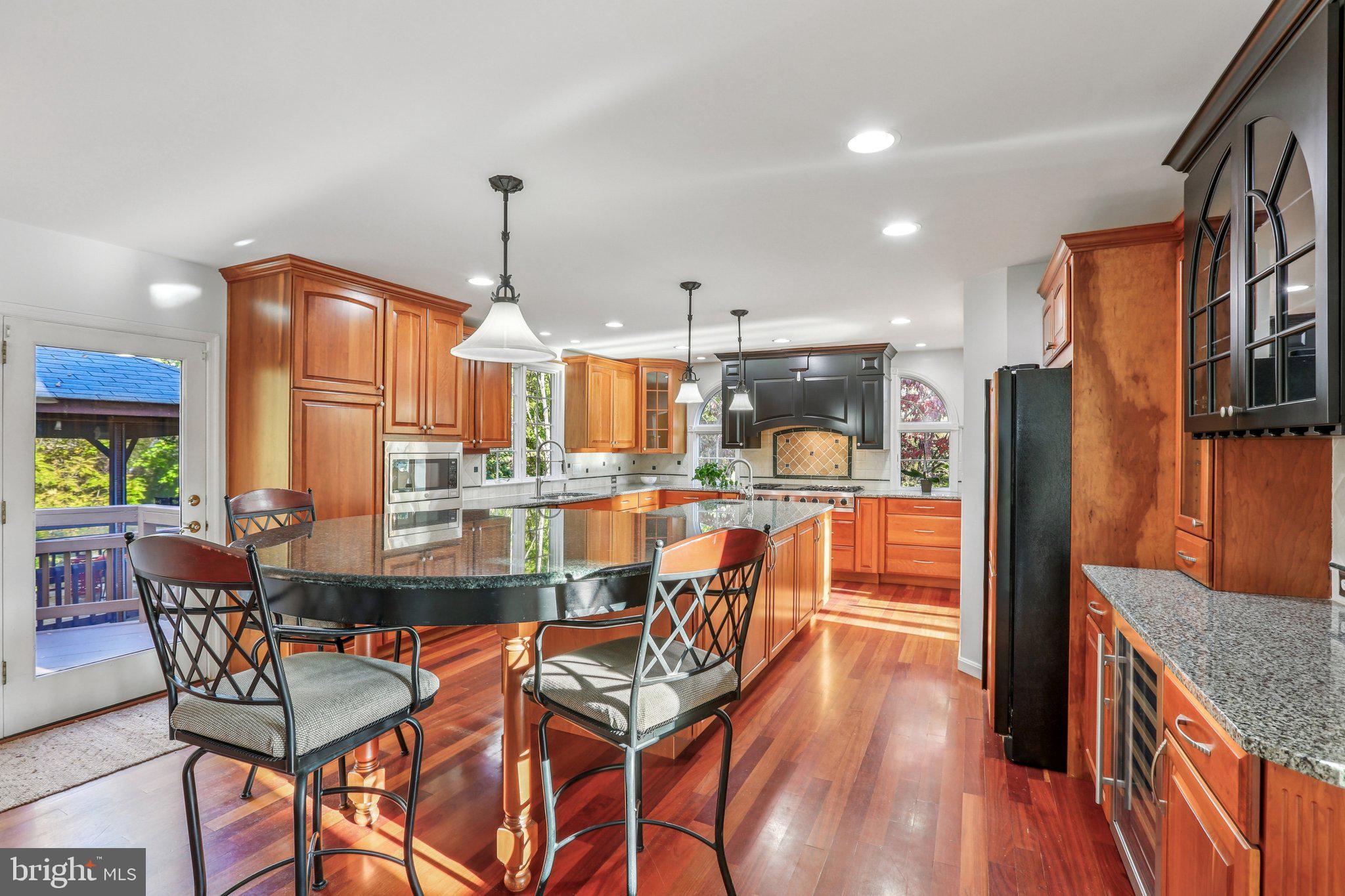 COUNTRY WALK - Residential