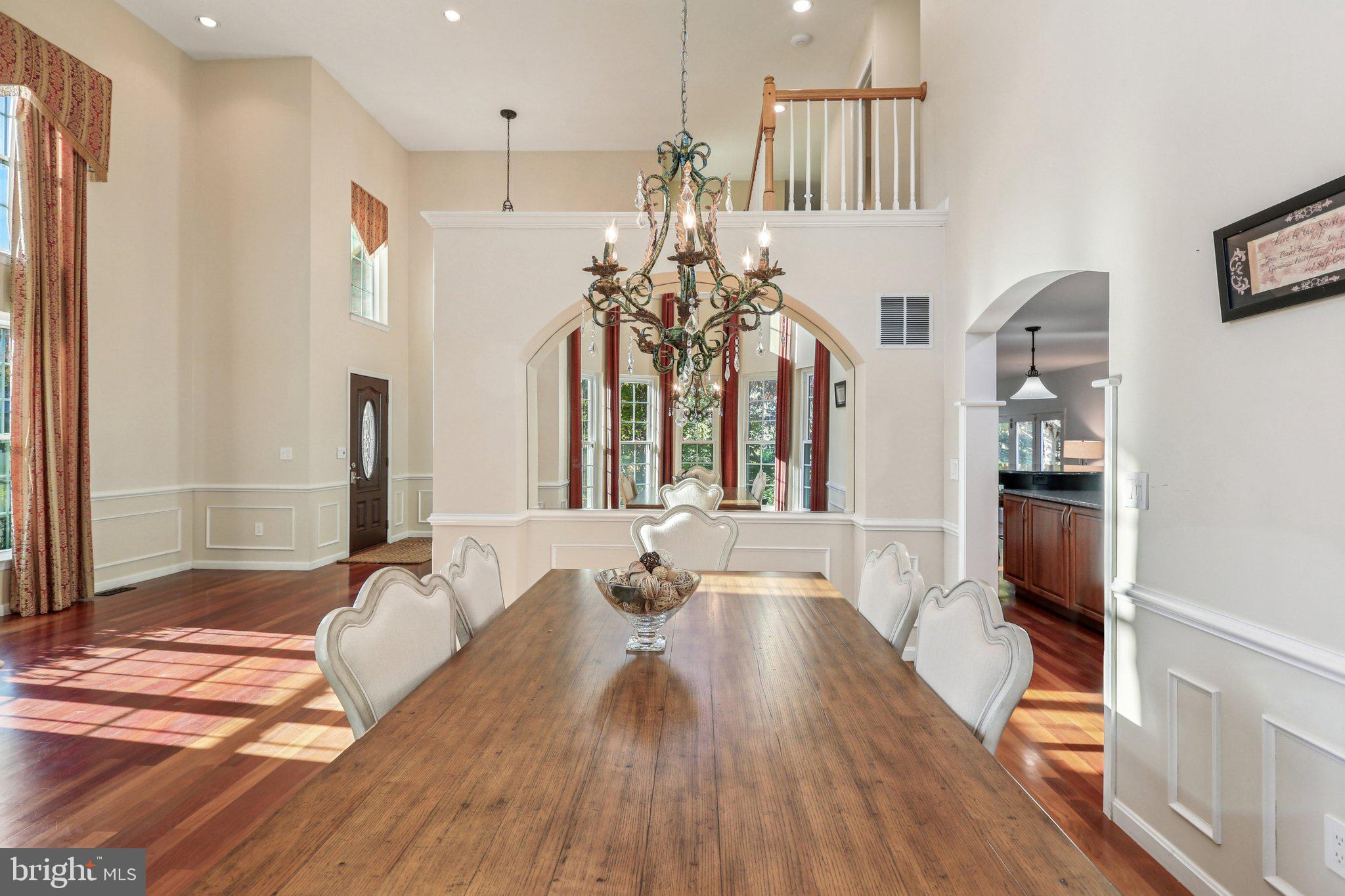 407 COUNTRY RIDGE CIRCLE