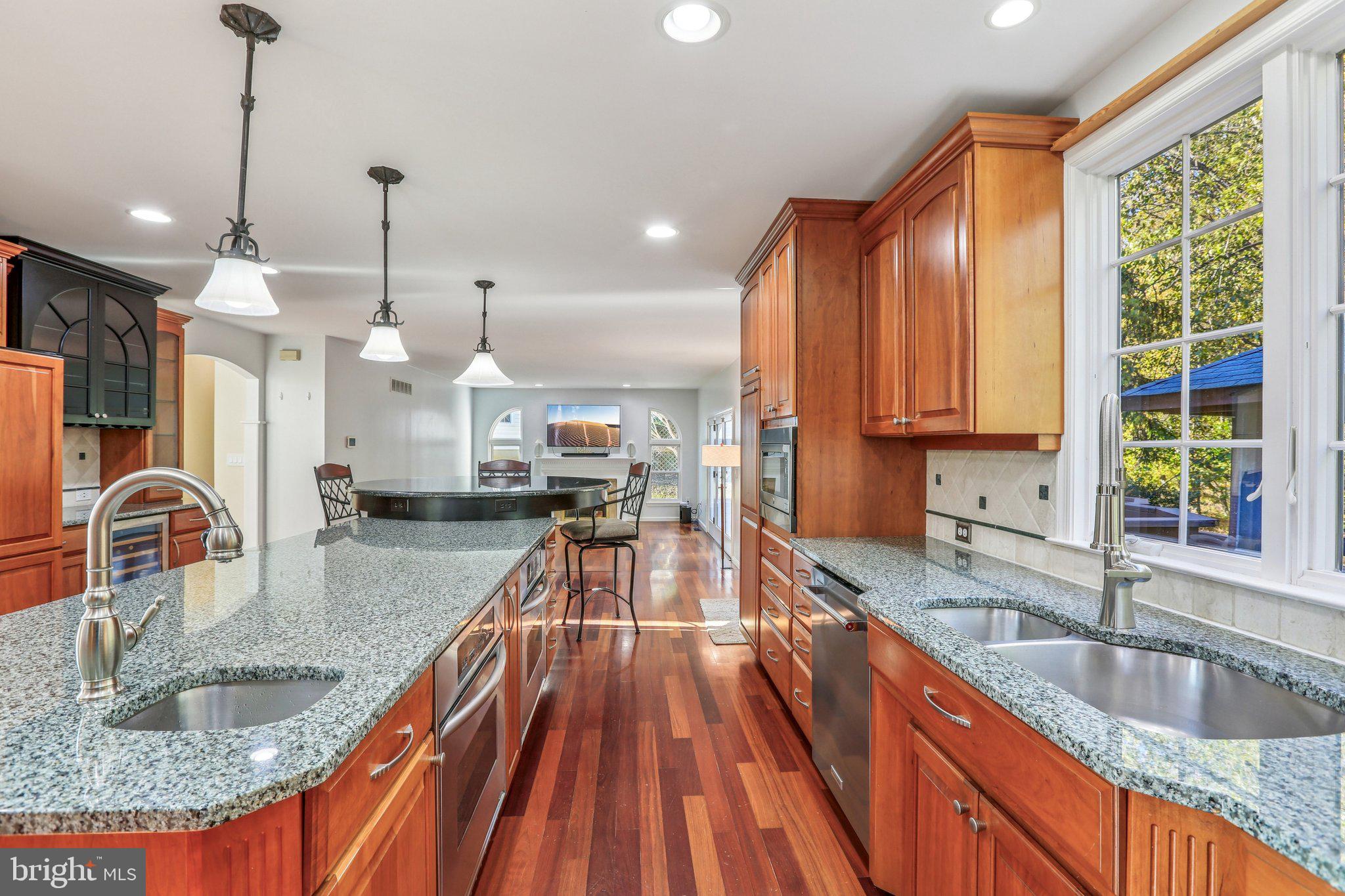 COUNTRY WALK - Residential