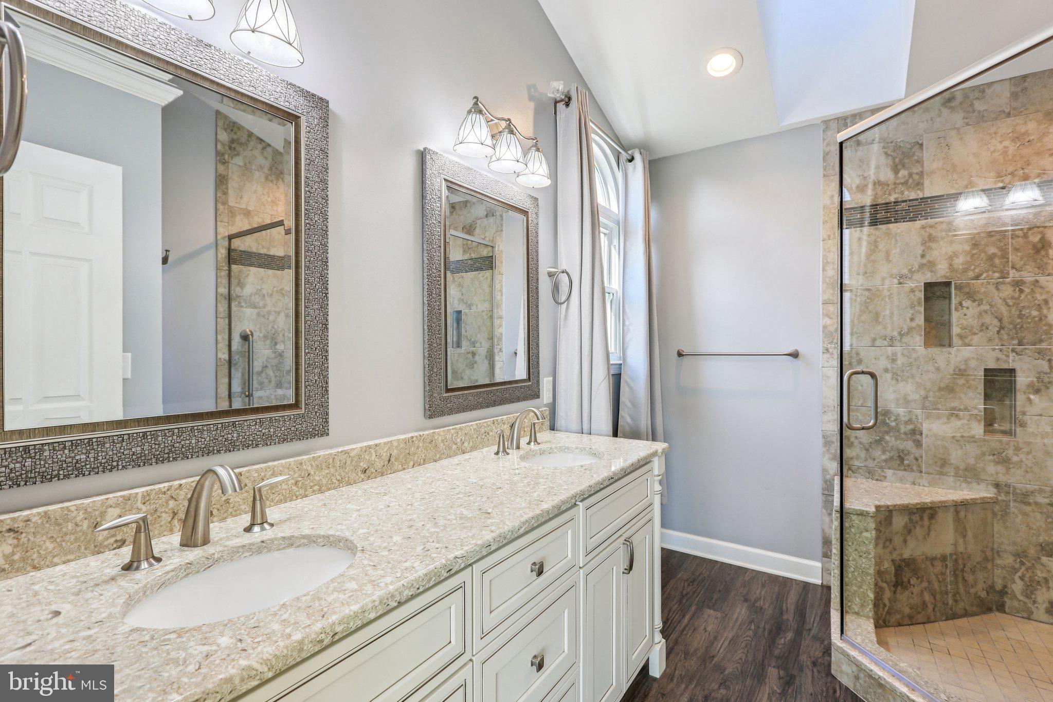 COUNTRY WALK - Residential