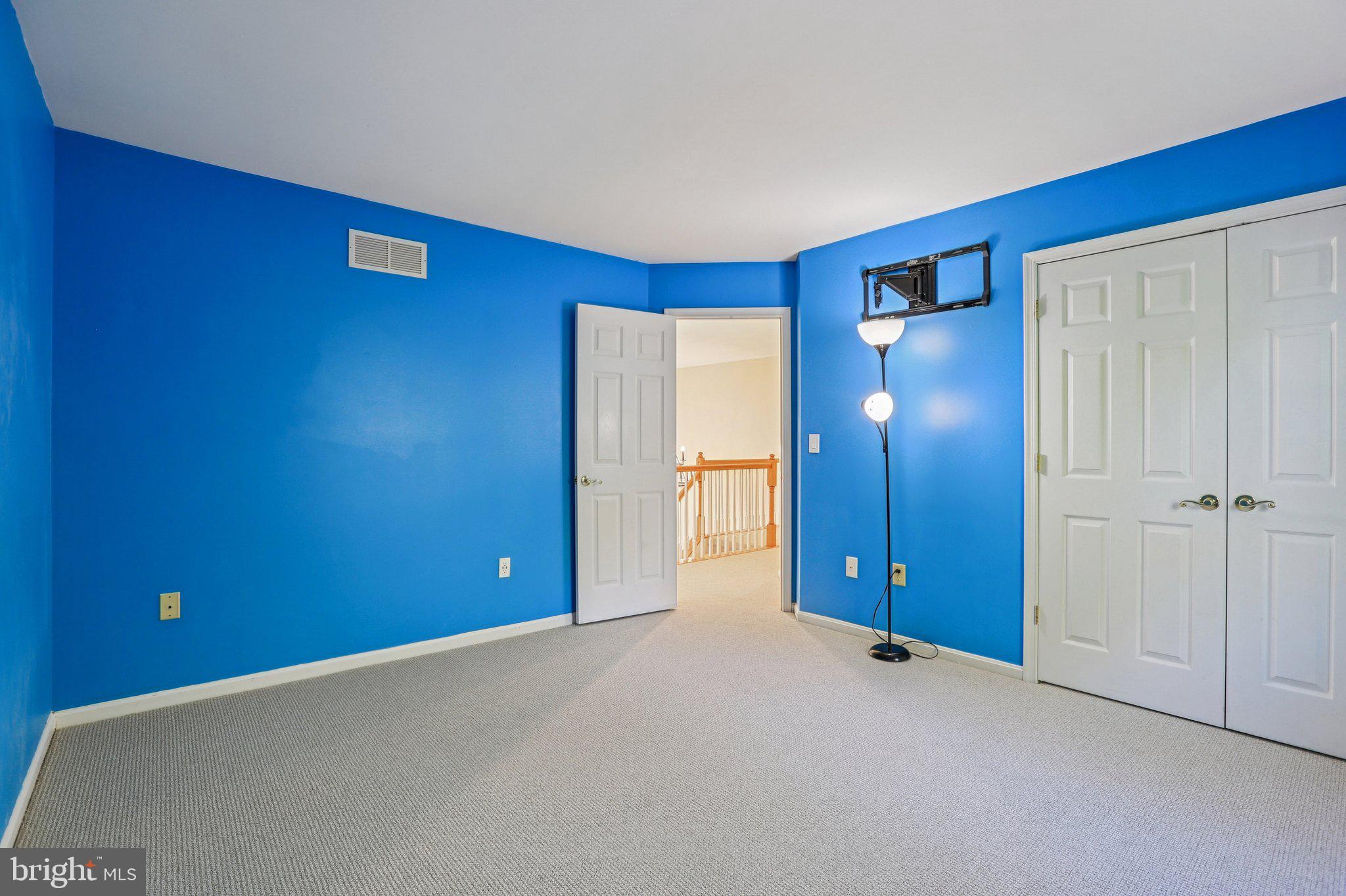 COUNTRY WALK - Residential