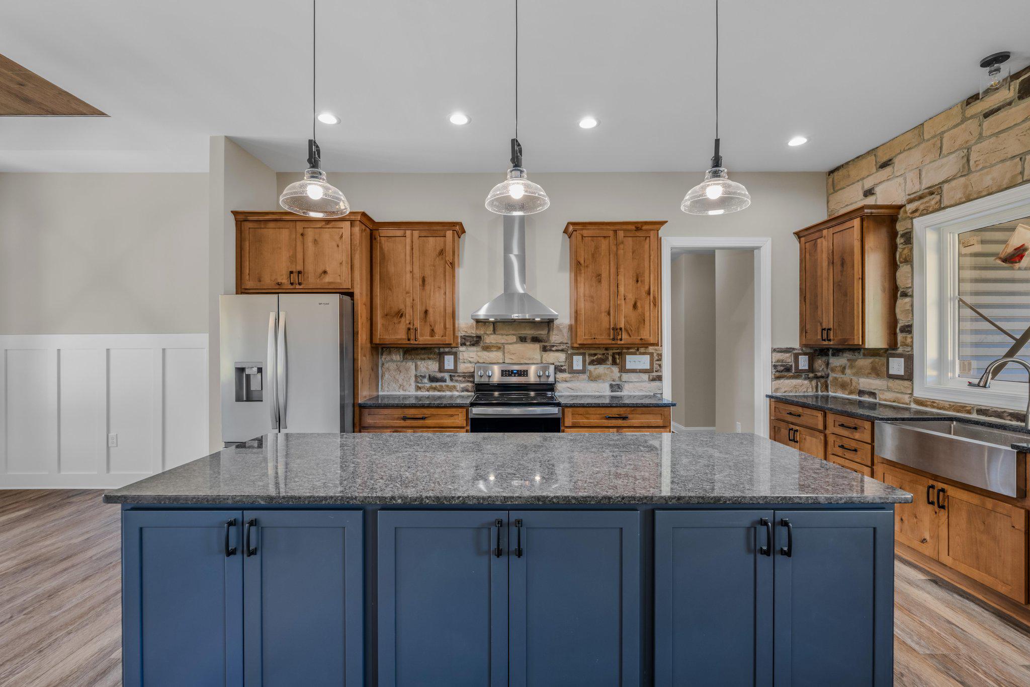 106 OAK CREST DRIVE