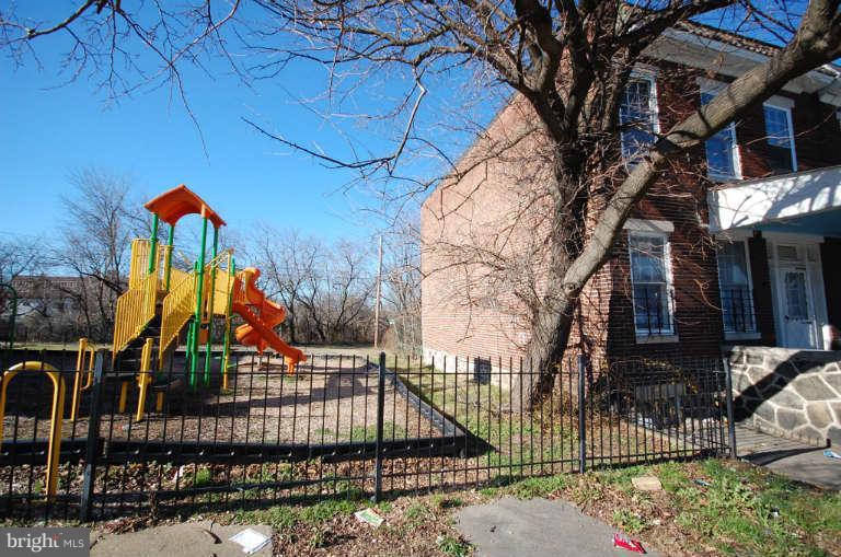 WESTPORT - Residential