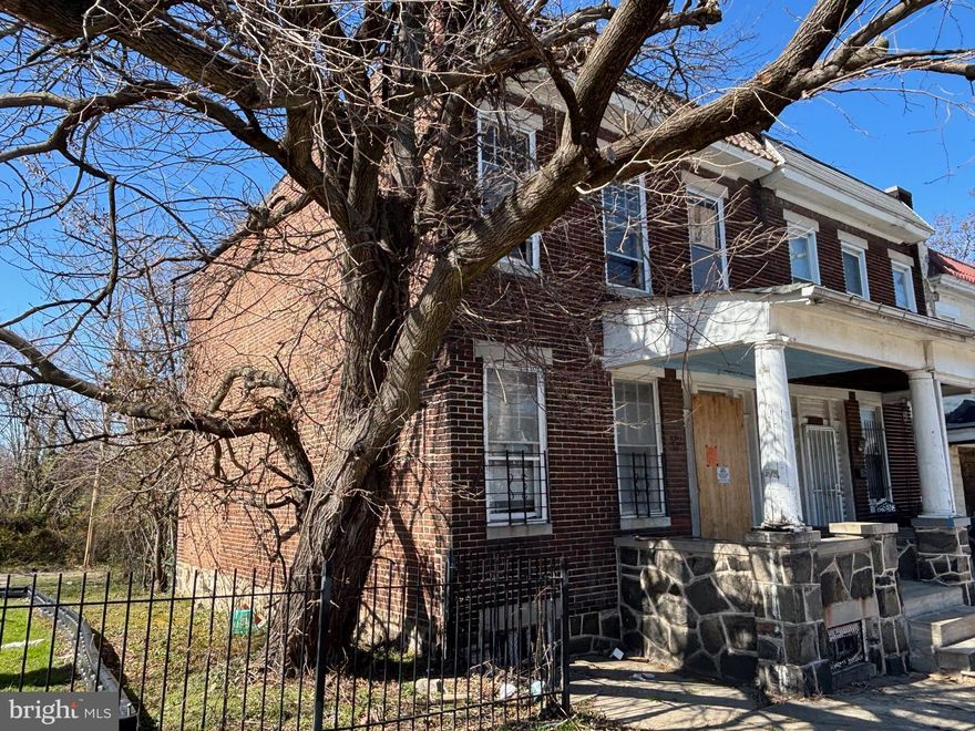 Here sits a wide home for the area that has been recently zoned mixed use.  residential / business use.  this home has lots of original detail and can lend it self well to a home or a small business.  just off of 295 and 95 This  end-of-group property offers the unique potential for mixed-use business and residential opportunities.  Construction is underway as part of the waterfront development, promising to transform the area significantly. With prices like these, don't miss your chance to invest—these 9 blocks of this picturesque waterfront community are poised for rapid change. Act now before these remarkable opportunities slip away!.