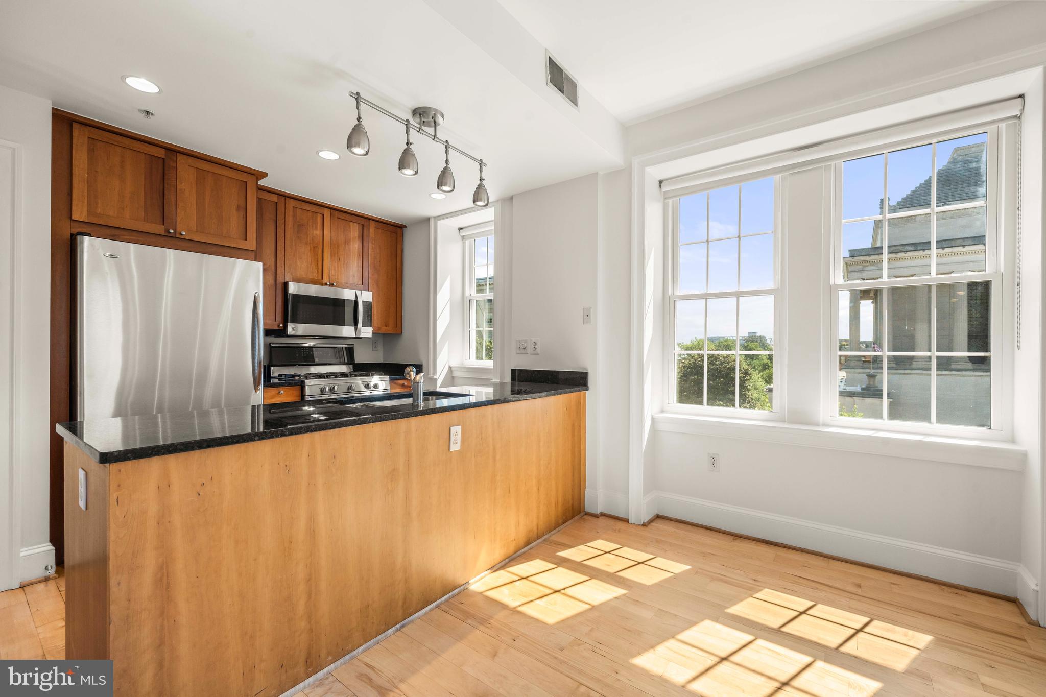 1750 16TH STREET NW 52